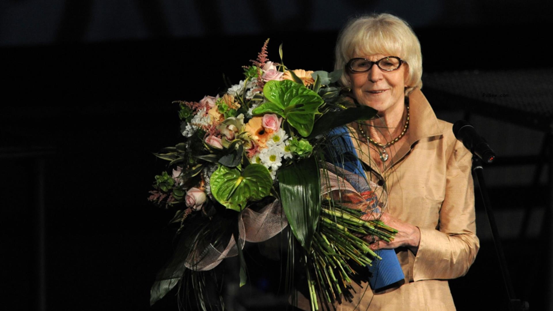 Eva Zaoralová, Former Artistic Director of Karlovy Vary Film Festival, Dies at 89