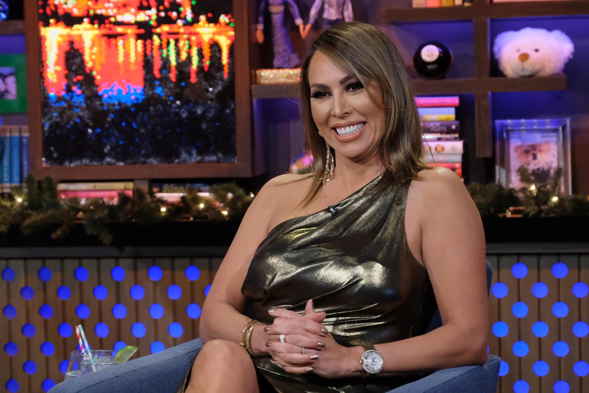 Kelly Dodd sits on