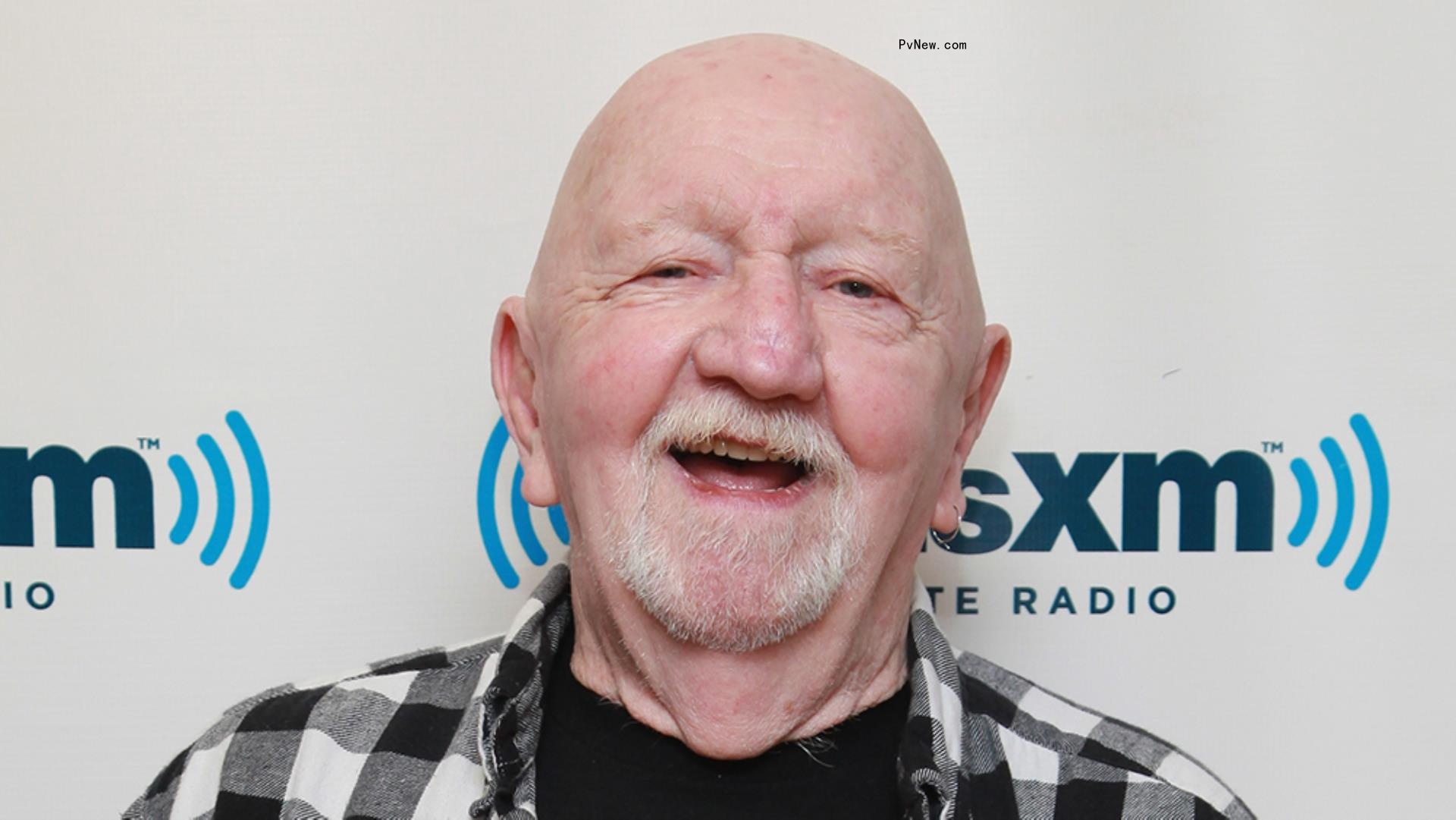 Patrick Carlin, Comedy Raco<i></i>nteur and Influence on Brother George Carlin, Dies at 90