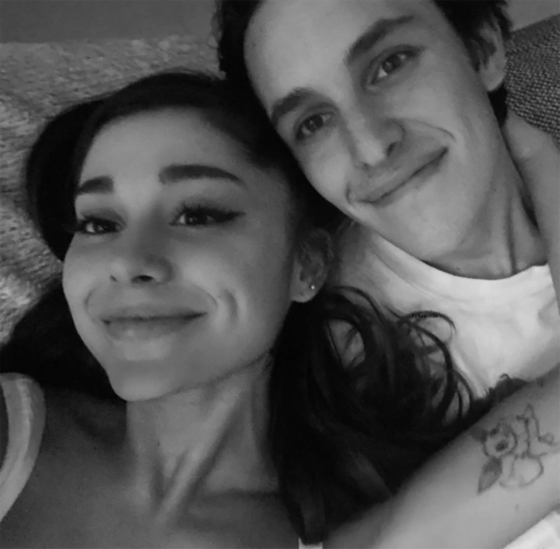 ariana grande and dalton gomez selfie lying in bed