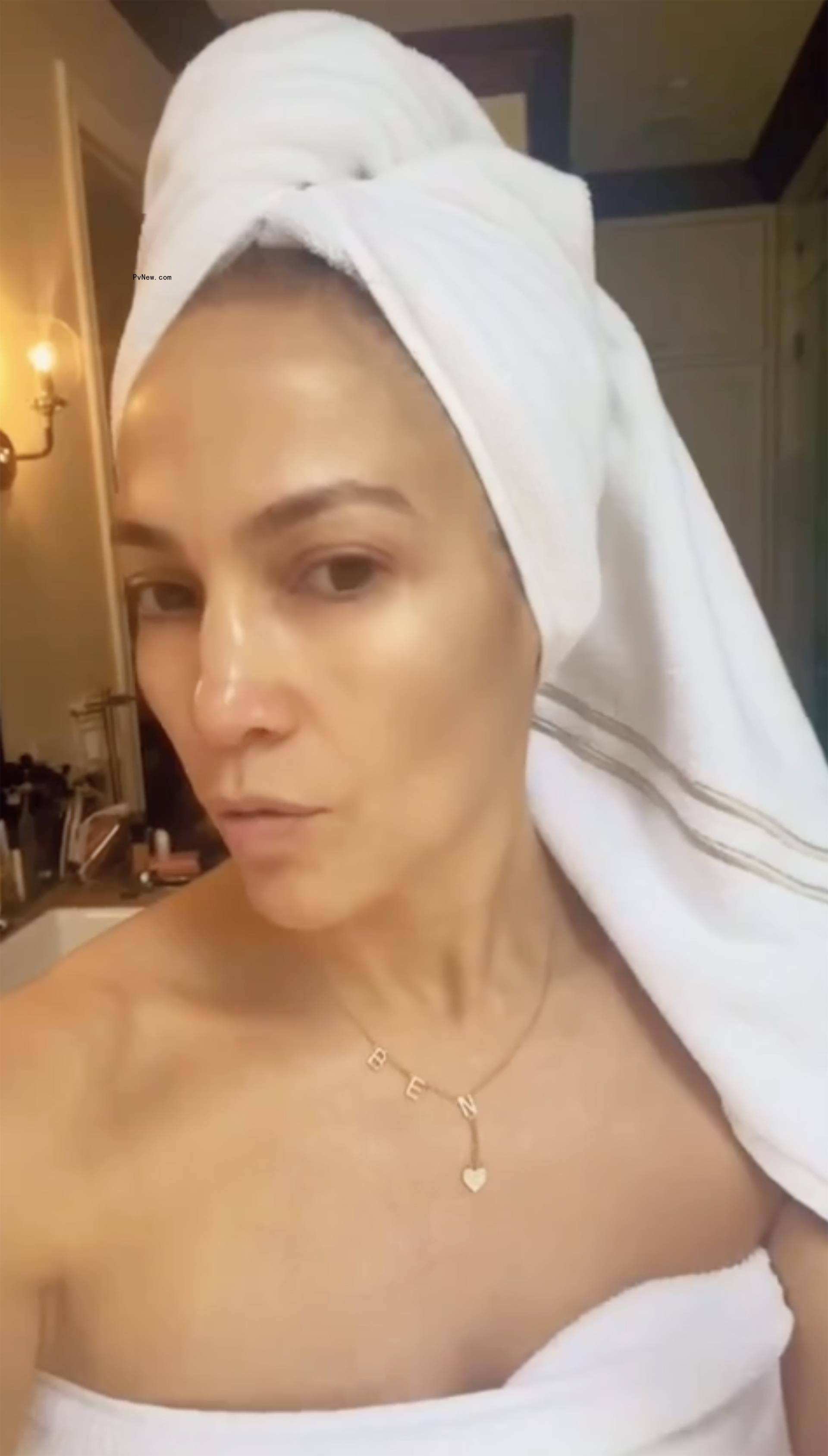 jennifer lopez in towel