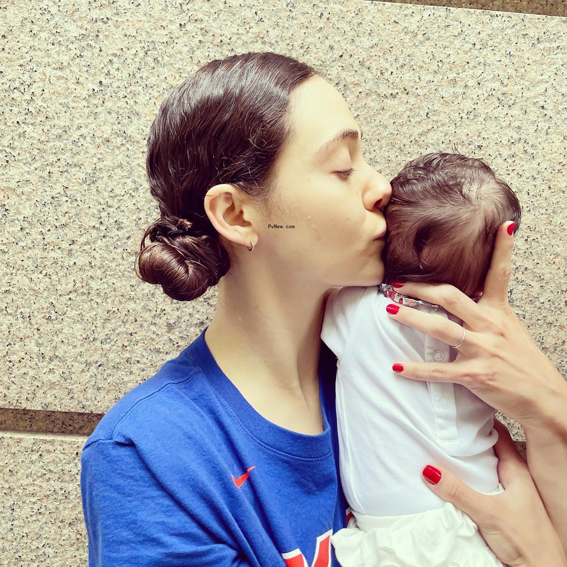 Emmy Rossum and daughter