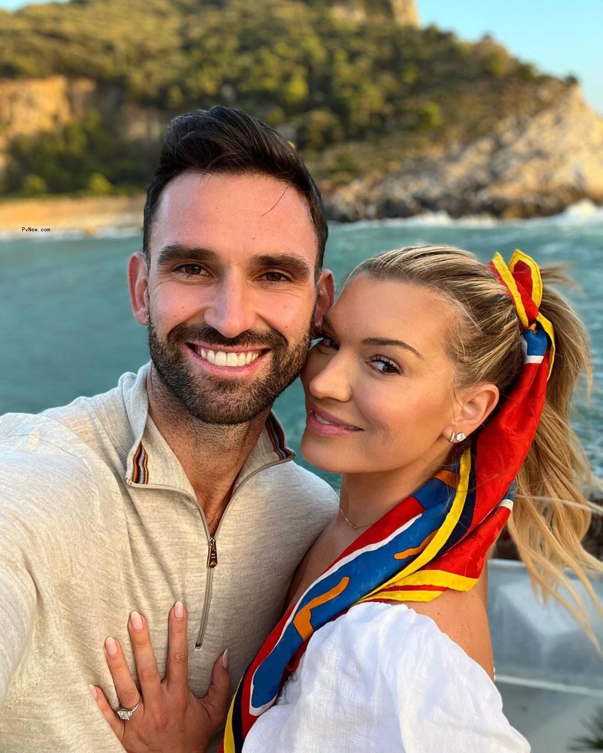 Carl Radke and Lindsay Hubbard posing for a selfie