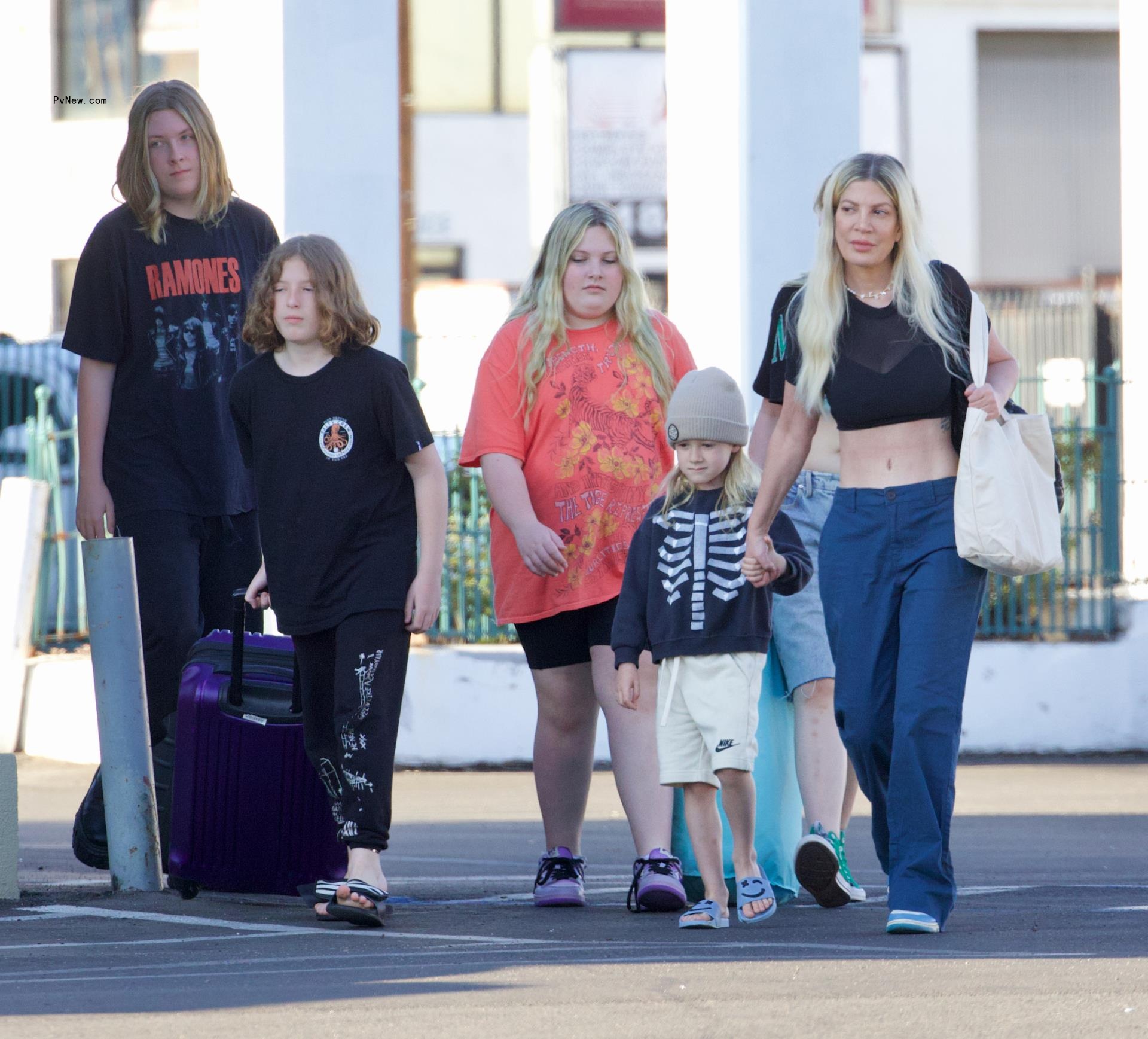 Tori Spelling, Liam, Hattie, Finn and Beau