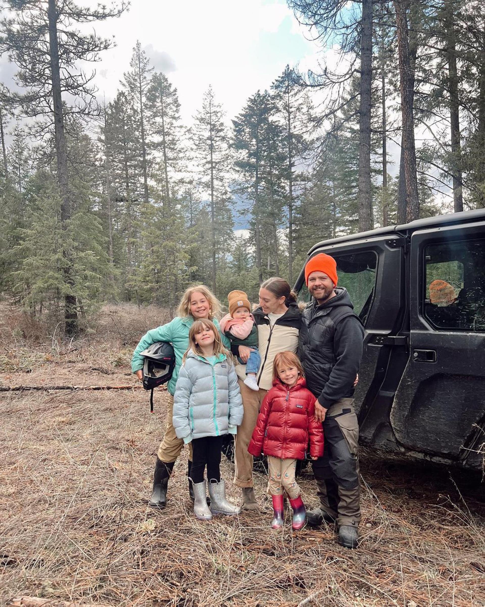Jack Osbourne, Aree Gearhart and his daughters