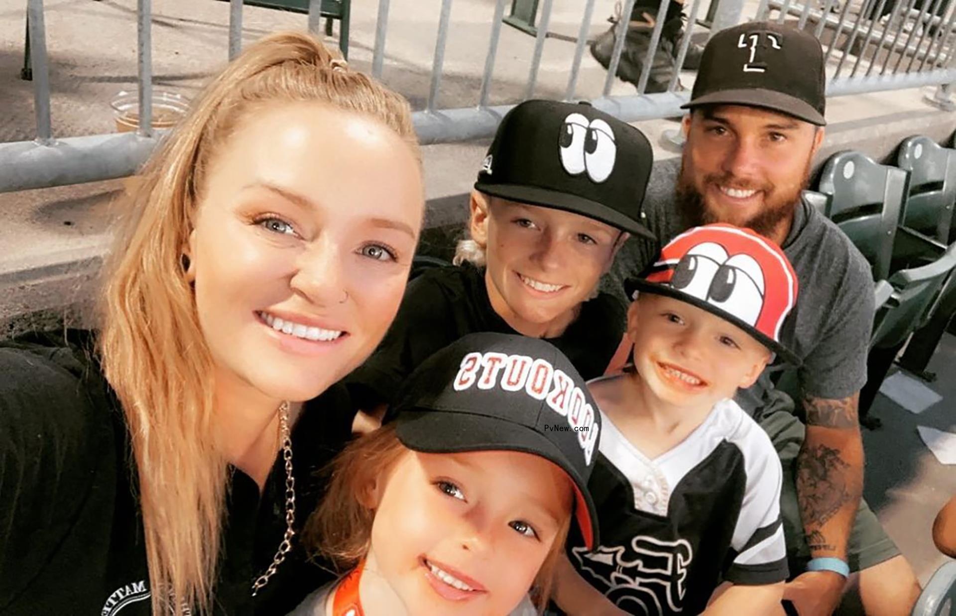 Maci Bookout, Taylor McKinney with kids Bentley, Jayde and Maverick