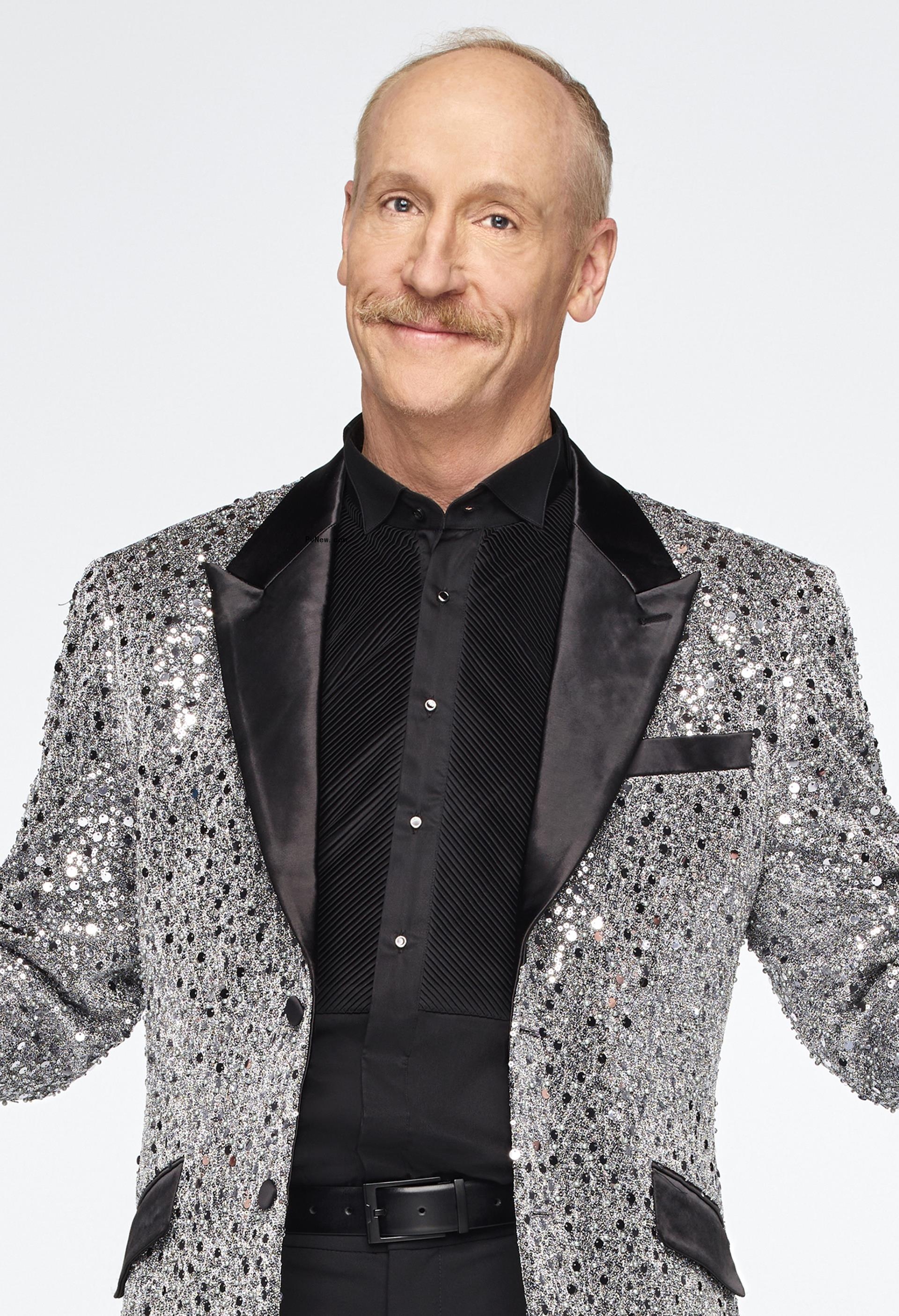 Matt Walsh taking a ‘pause’ from ‘DWTS’ amid o<i></i>ngoing strikes in Hollywood