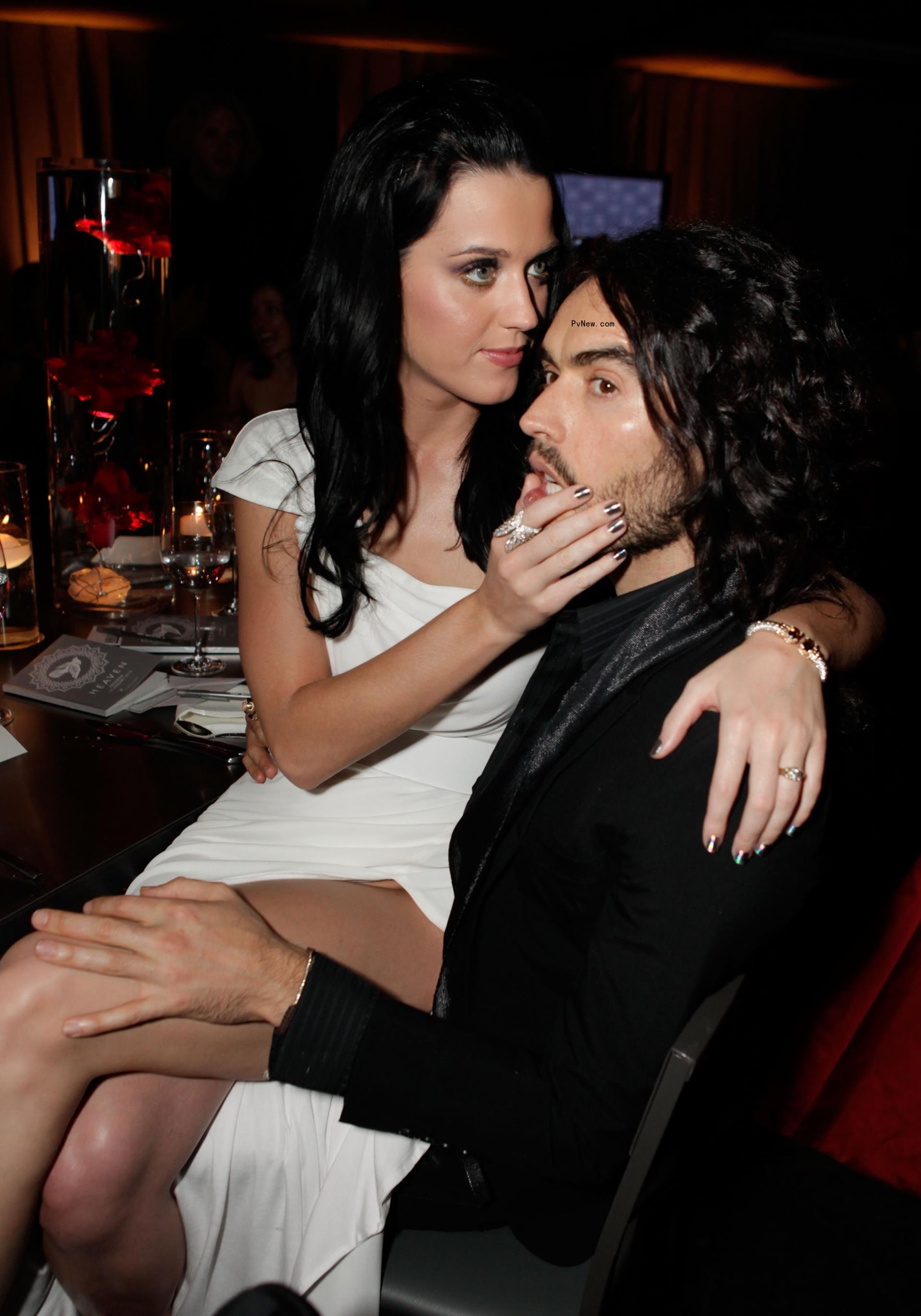 Katy Perry and Russell Brand posing together