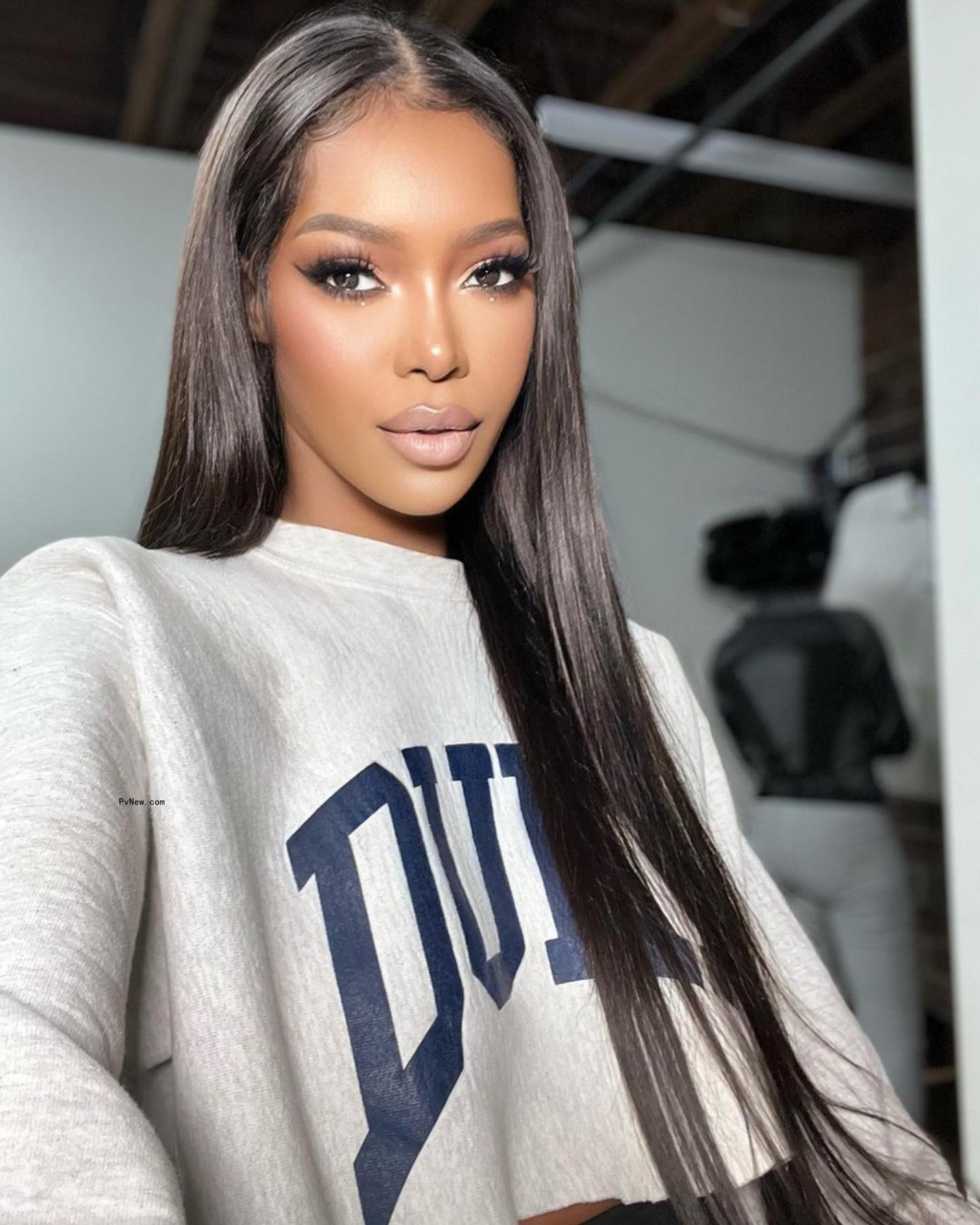 A selfie of Jessica White in glam.