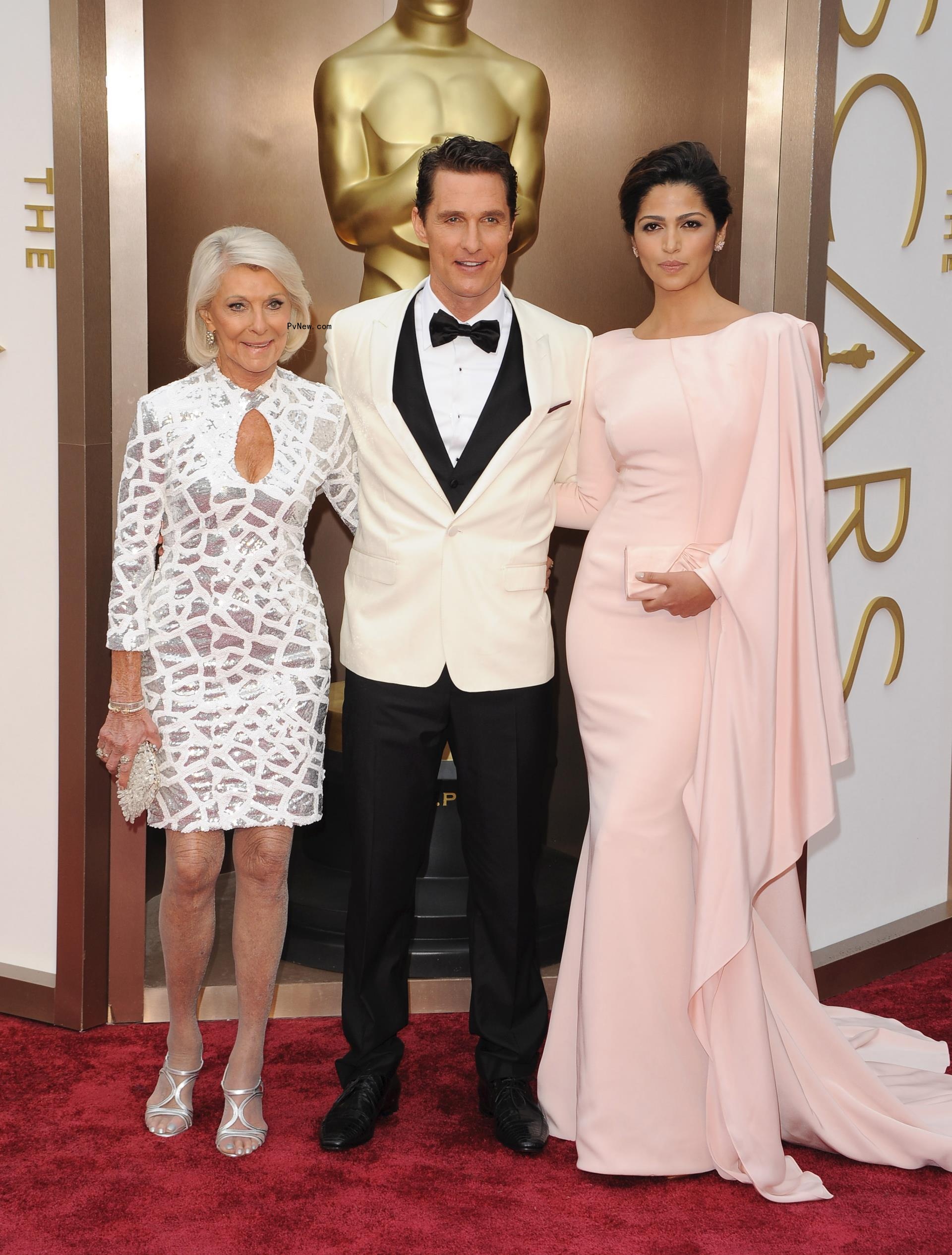 Matthew McCo<i></i>naughey with his mom Mary McCabe and wife Camila Alves