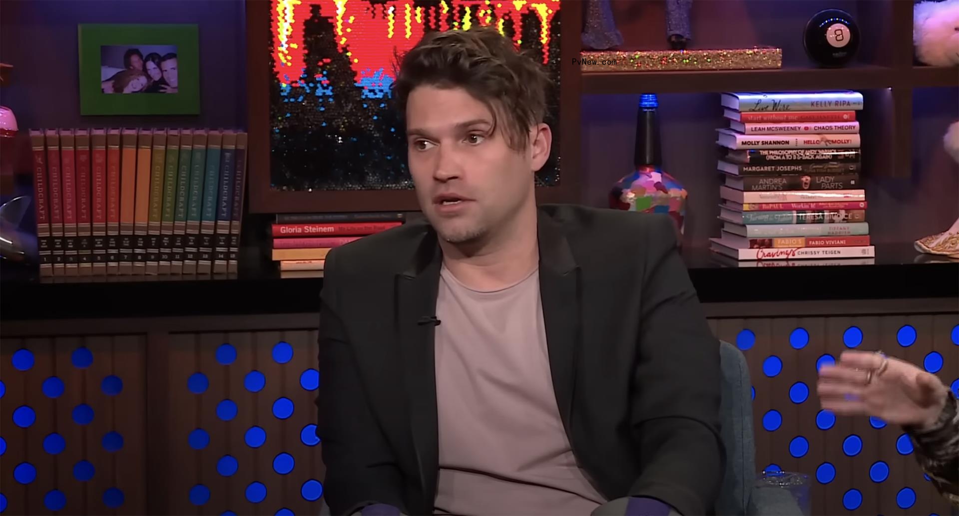 Tom Schwartz talking on