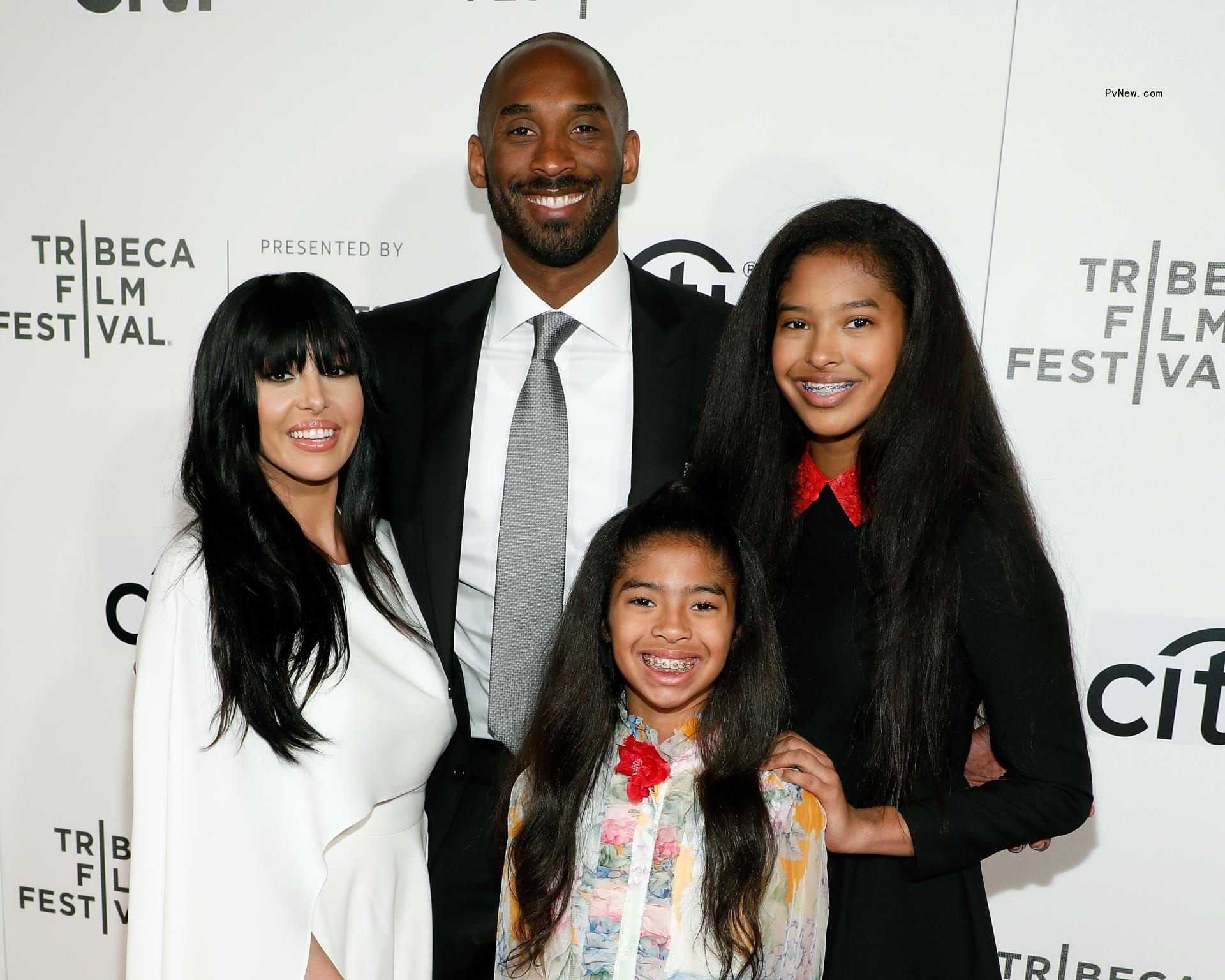 Kobe Bryant, Vanessa Bryant, Gianna Briant, and Natalia Bryant