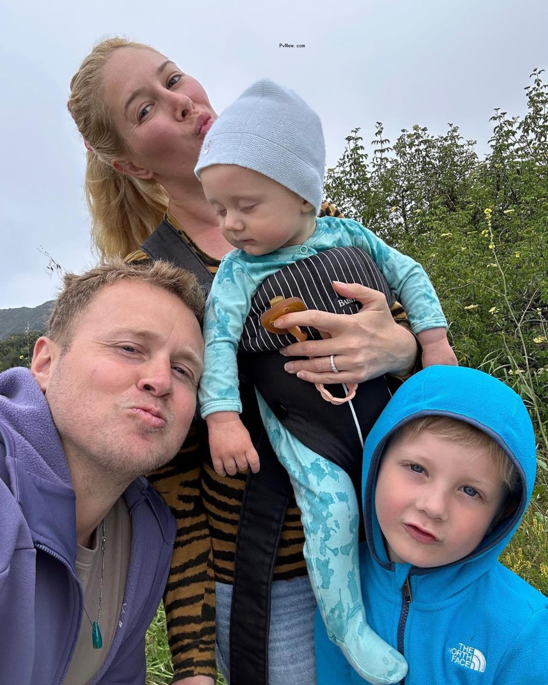 heidi mo<i></i>ntag and spencer pratt selfie with their sons