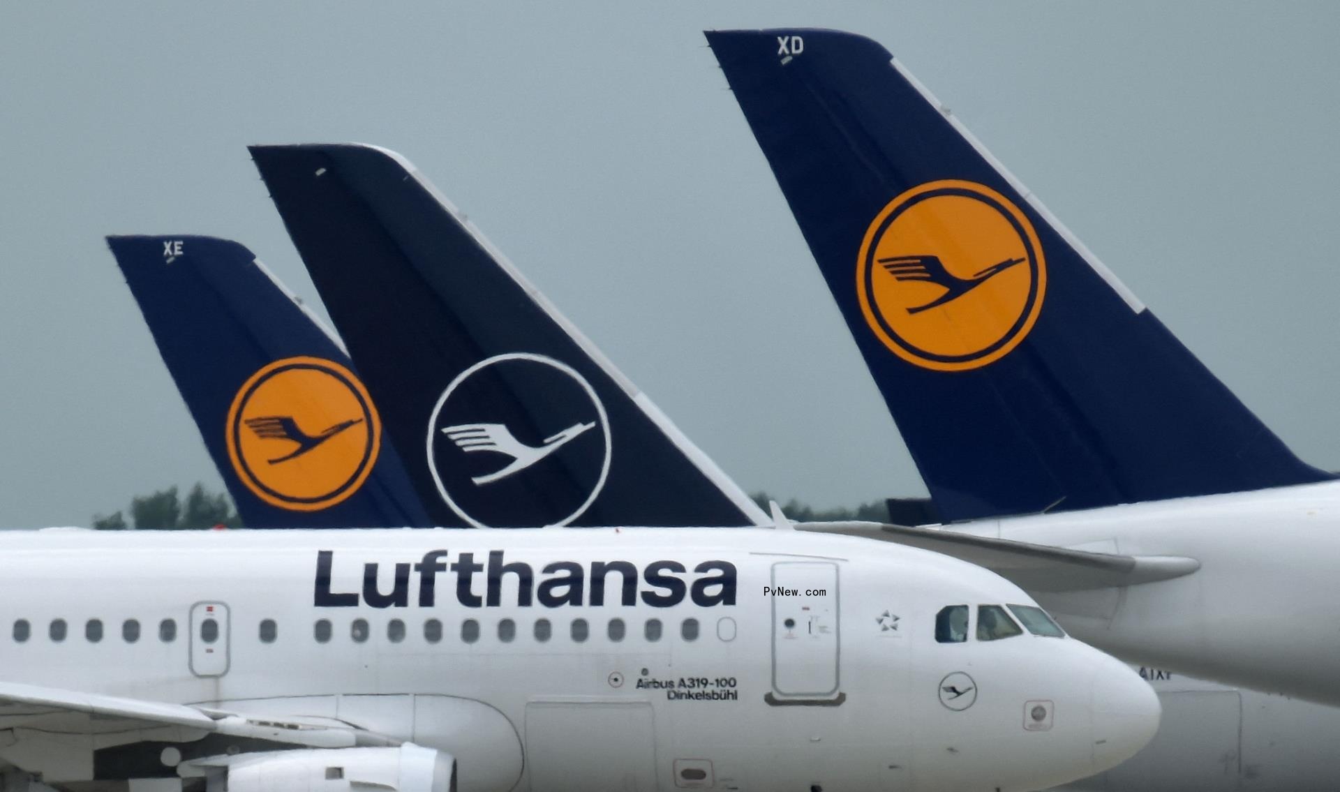 Lufthansa planes