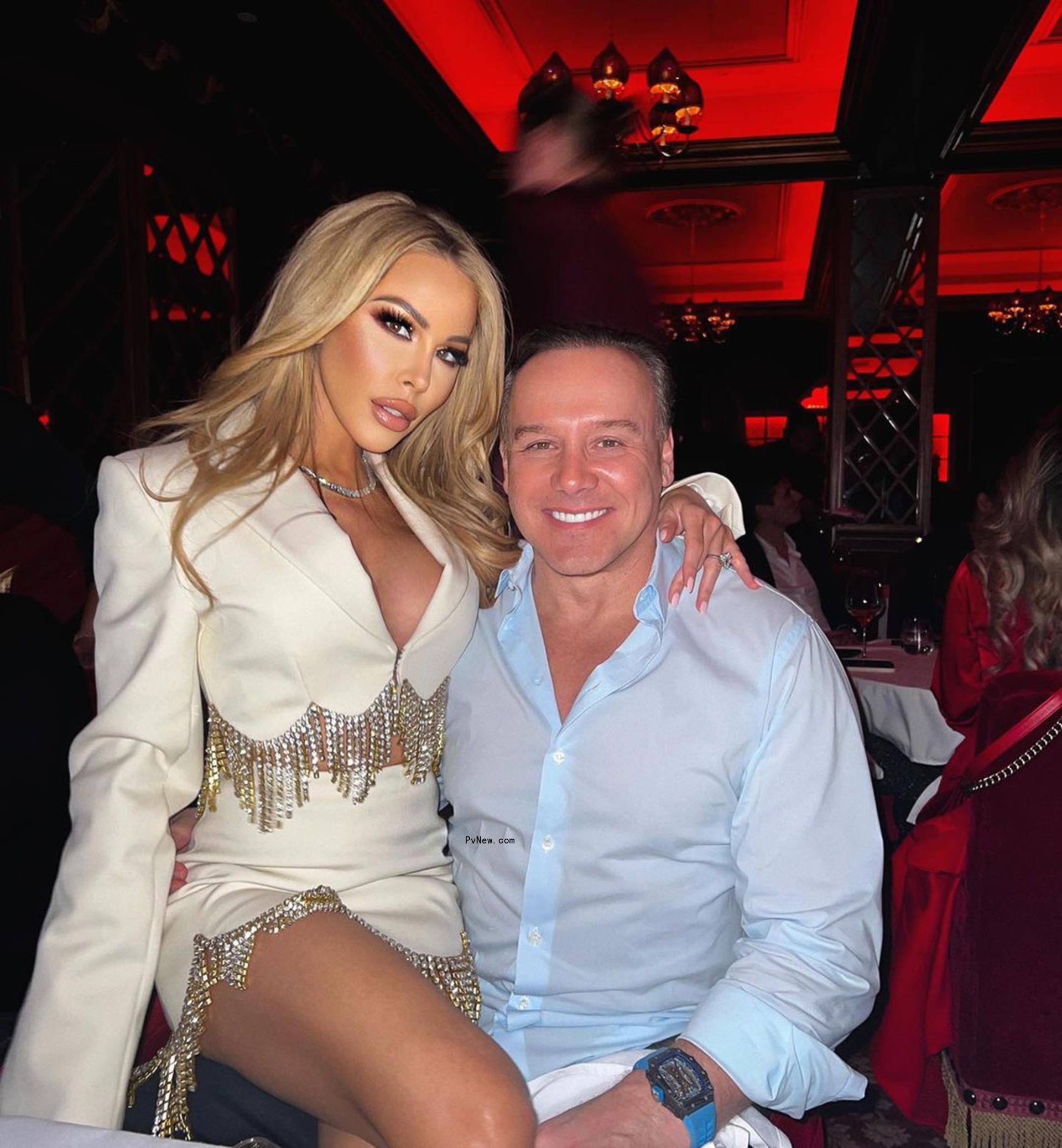 lisa hochstein sitting on top of lenny hochstein