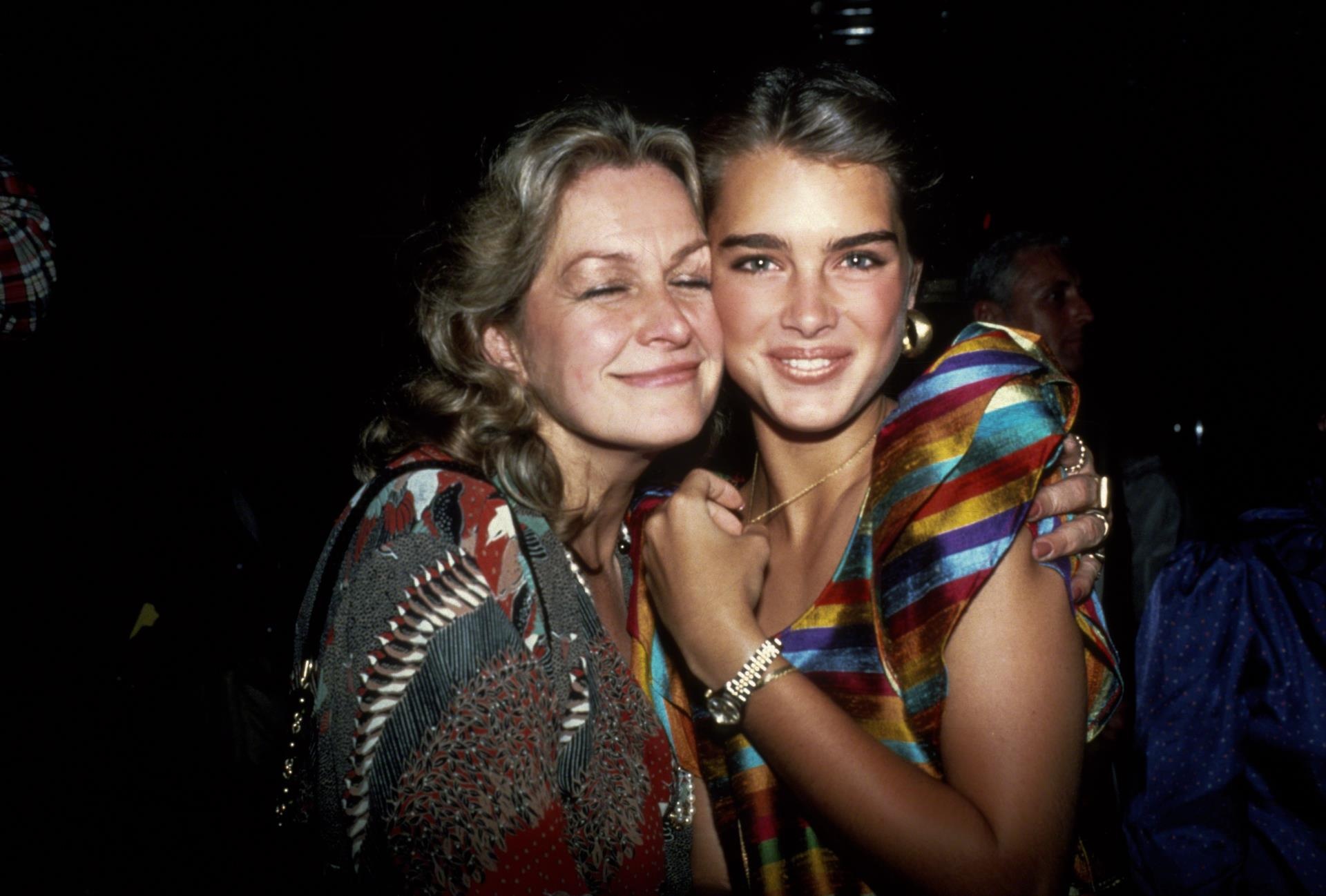 brooke shields and her mother in 1981