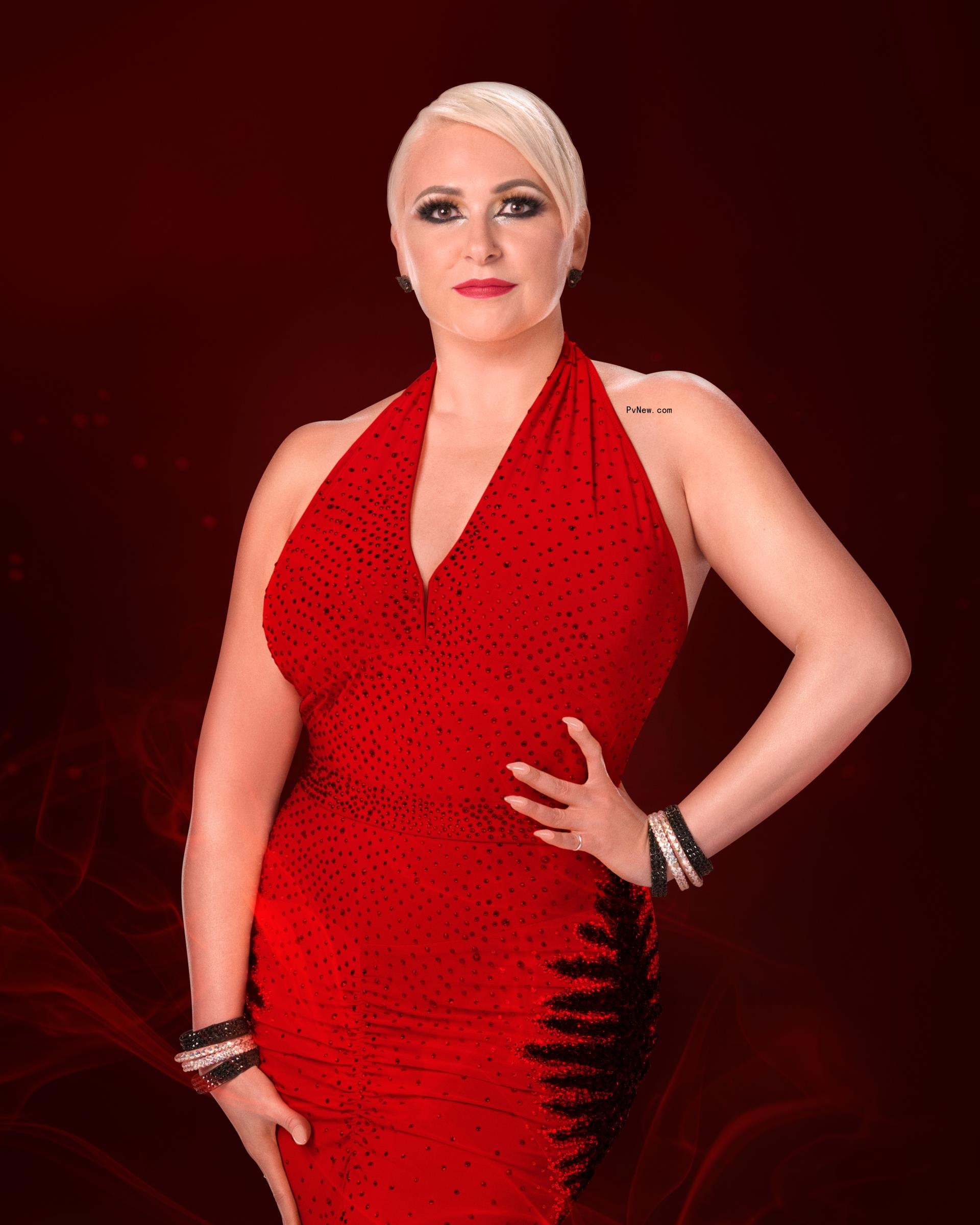 Do<i></i>nie Burch poses for a promo shot for Bravo's