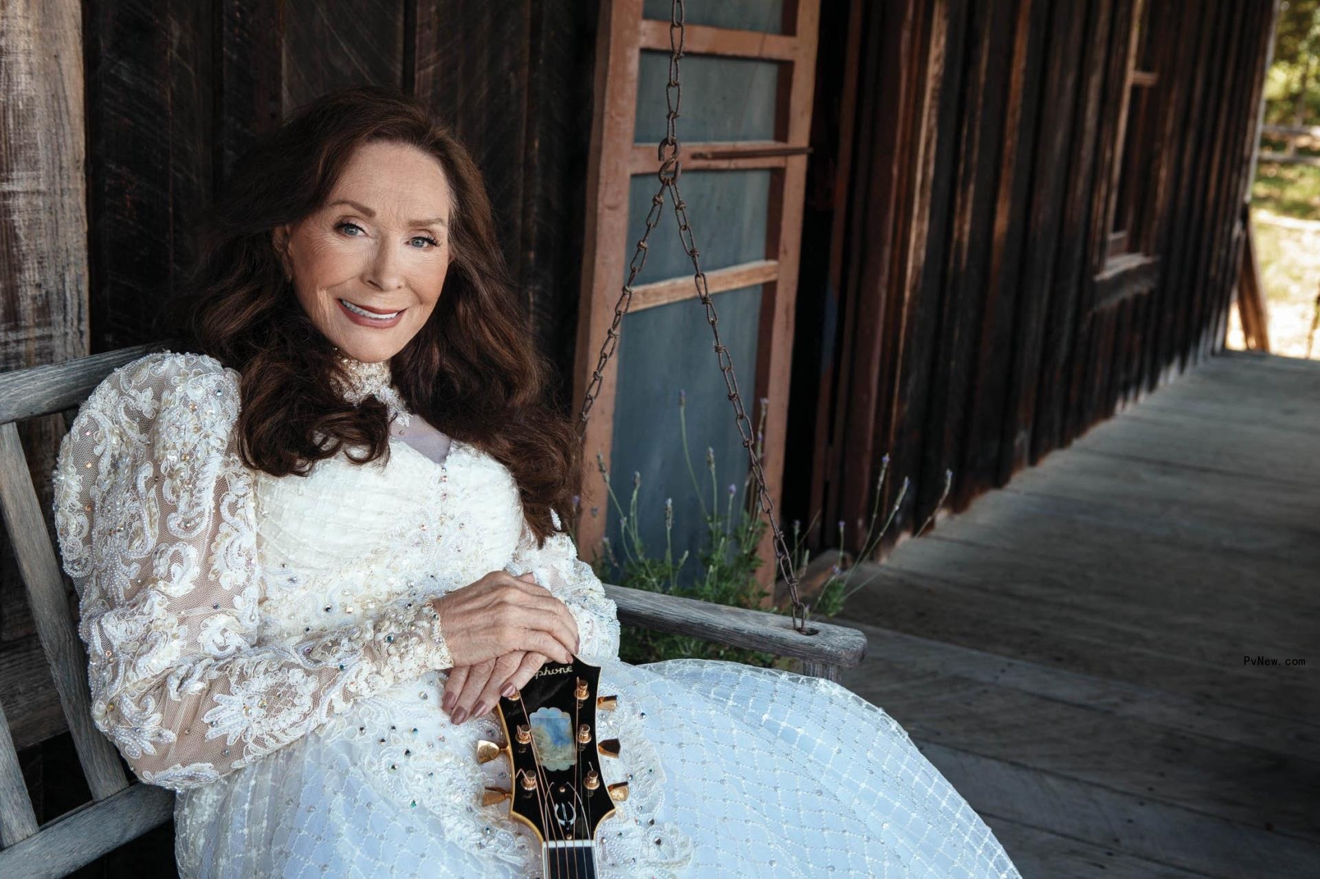 Loretta Lynn Collaborator Todd Snider Celebrates the Country Icon’s So<i></i>ngwriting Philosophy — and Her Refrigerator Full of Lyrics