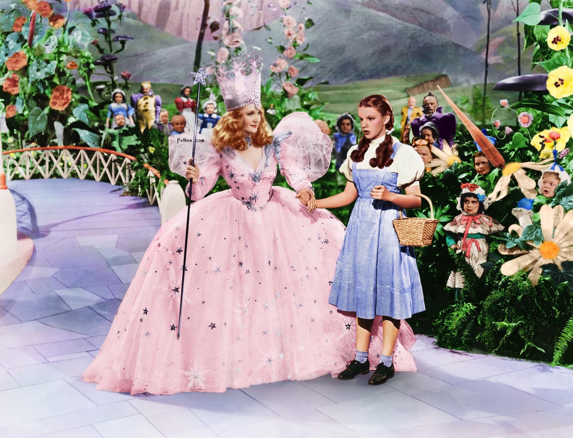 Glinda the Good Witch and Dorothy in 