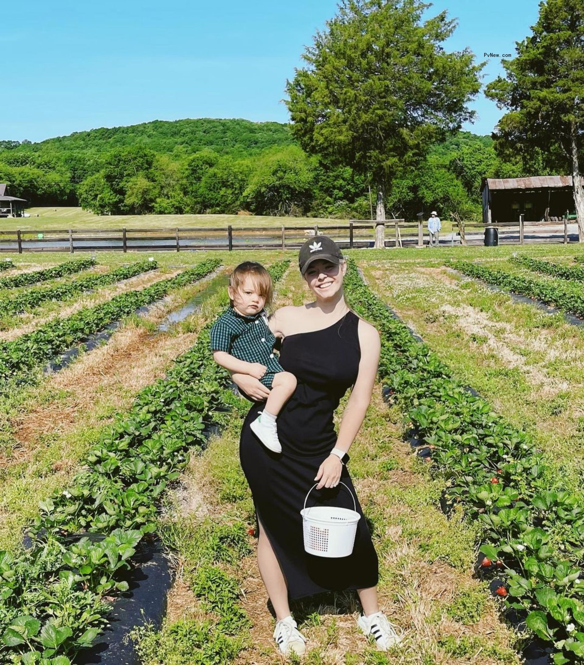 Sasha Pieterse and her son