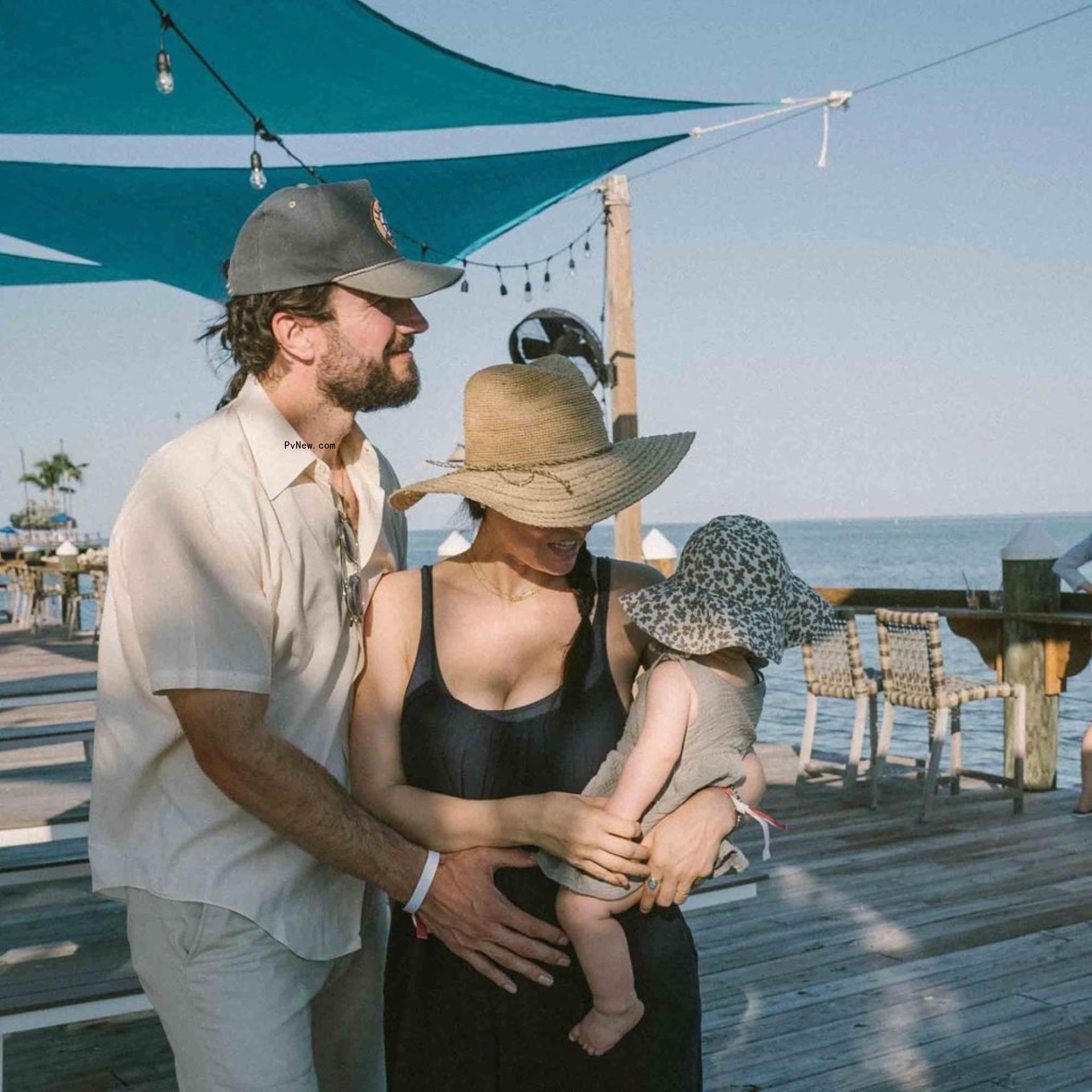 Sam Hunt, Hannah Lee Fowler and baby