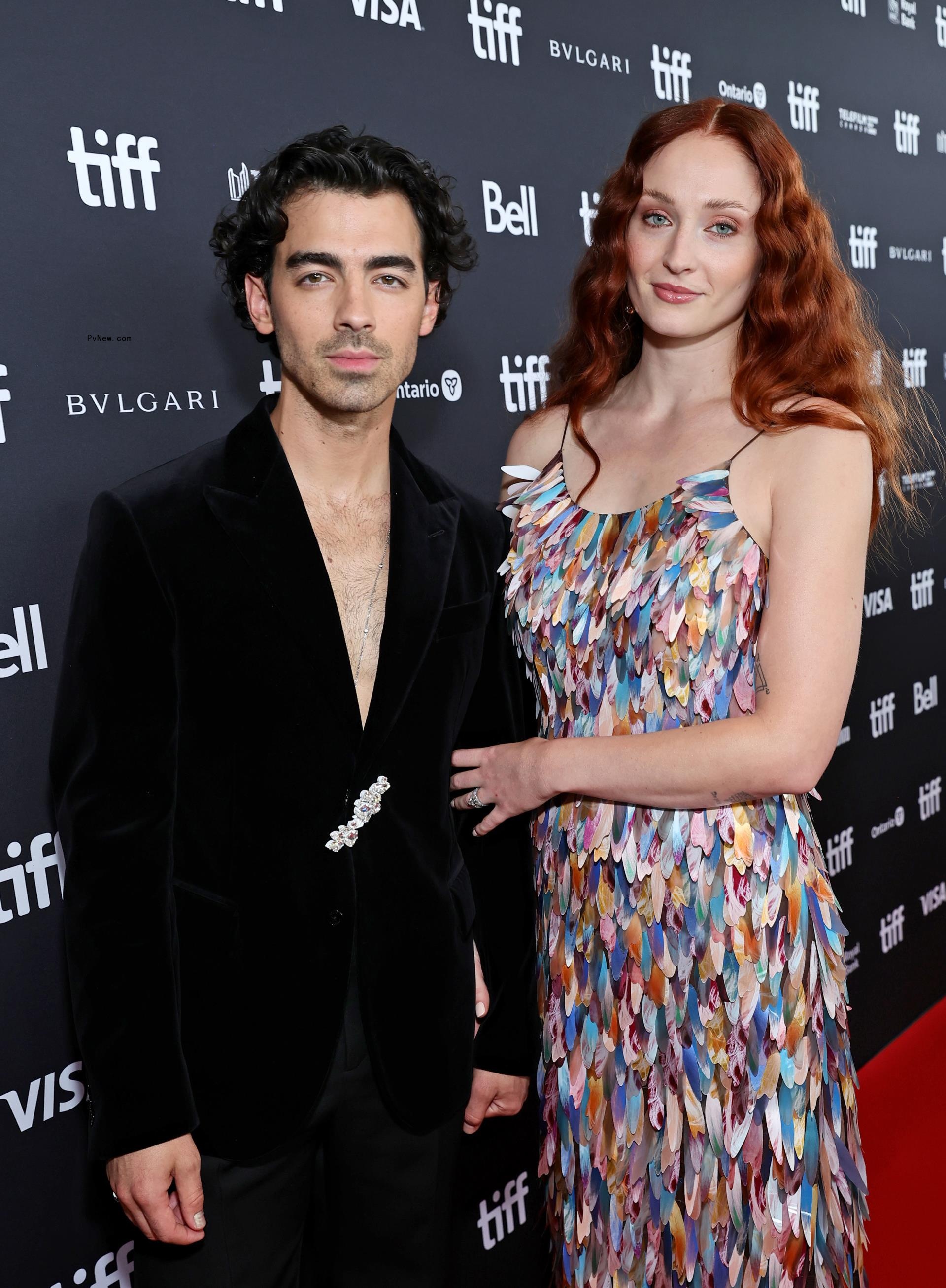 Joe Jo<i></i>nas and Sophie Turner in Toro<i></i>nto in 2022.