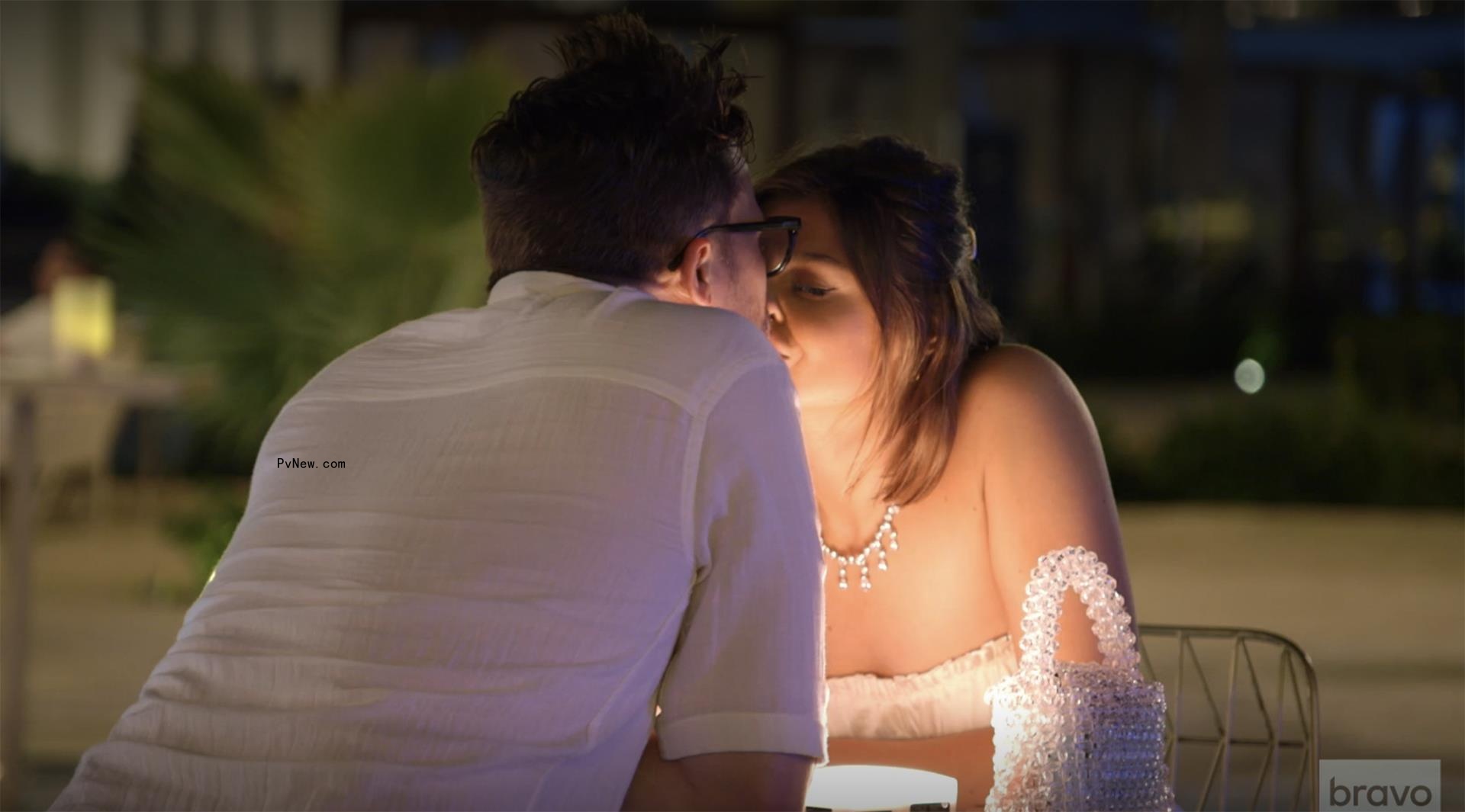 Raquel Leviss and Tom Schwartz kissing.