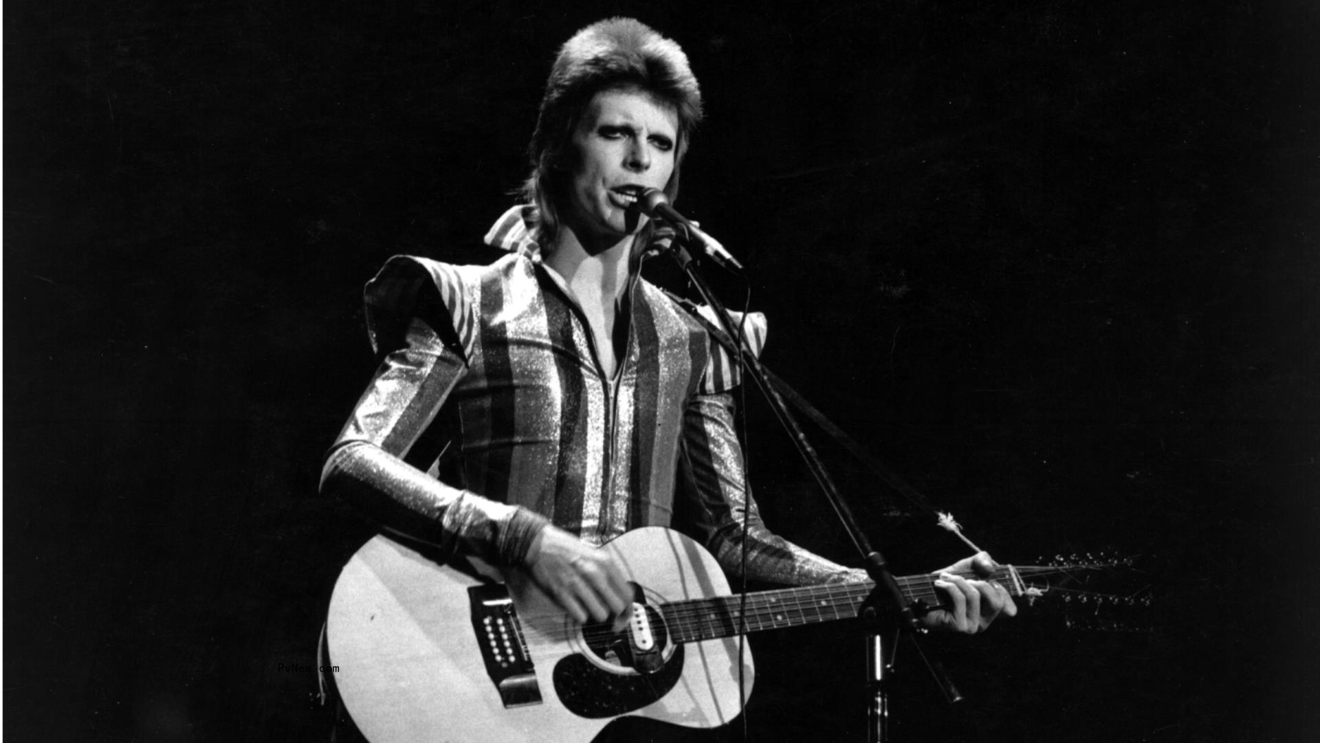 David Bowie to Be Ho<i></i>nored With a Stone Disc on London’s Music Walk of Fame