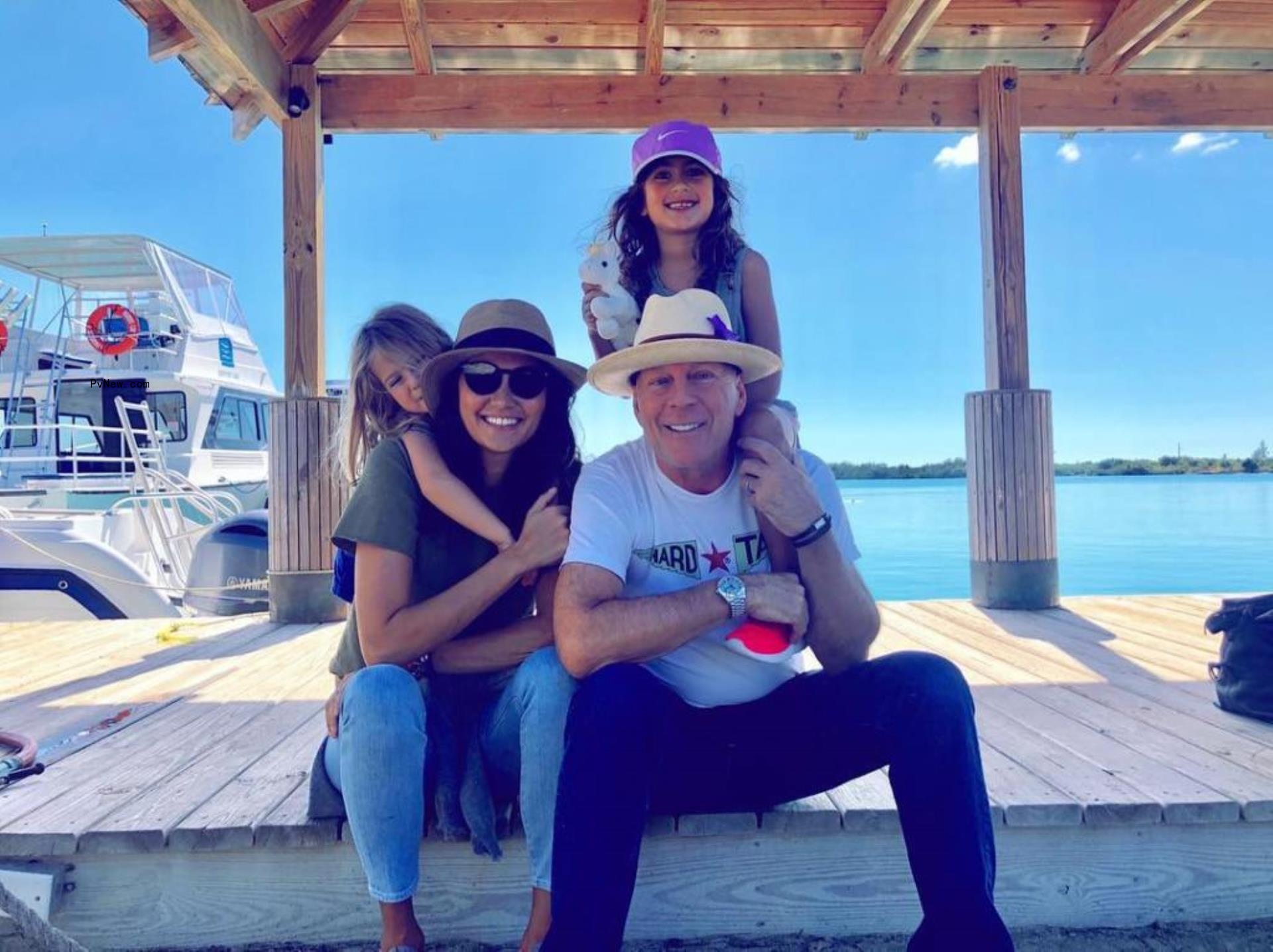 Bruce Willis, Emma Heming and their daughters.