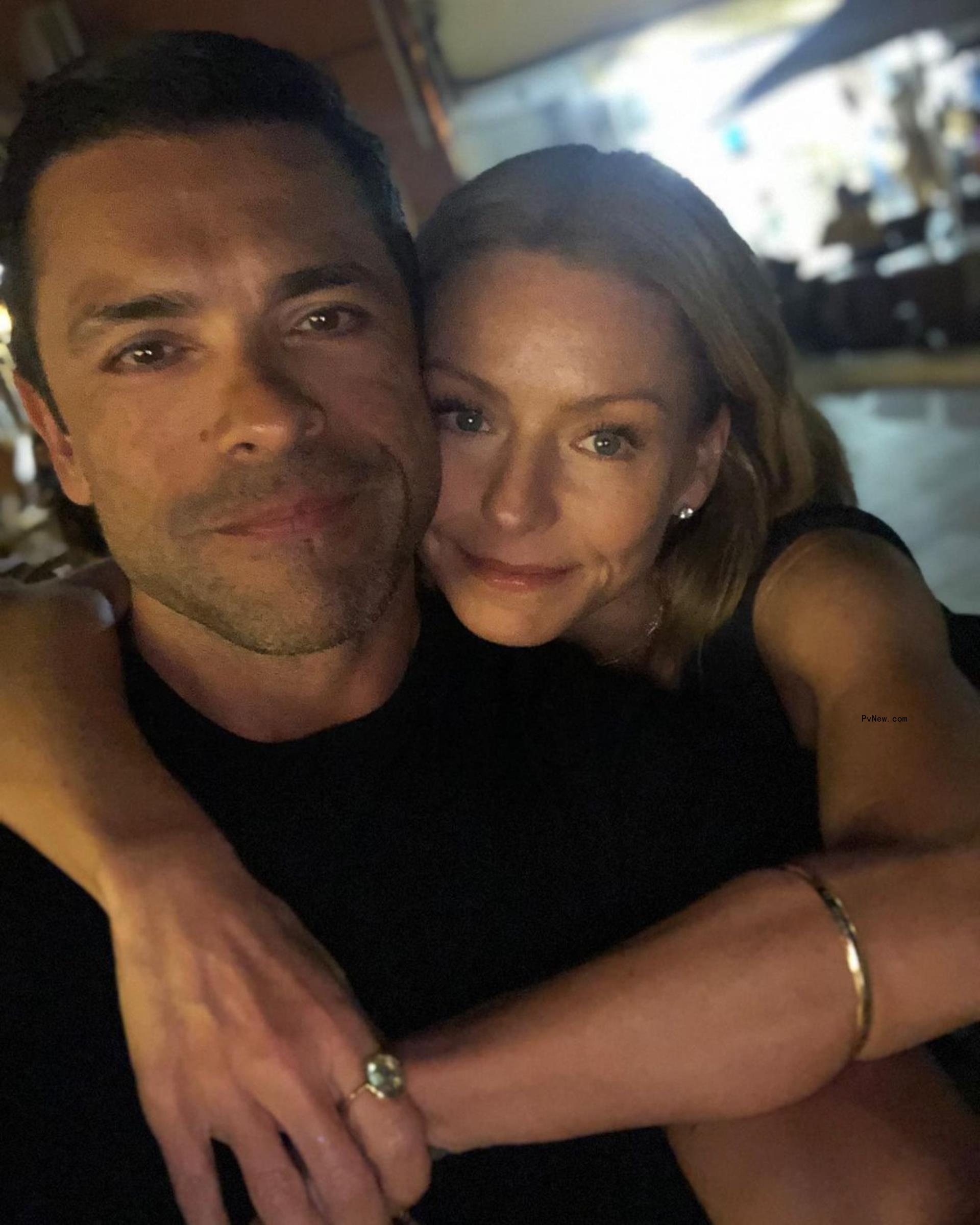 A selfie of Mark Co<i></i>nsuelos and Kelly Ripa.