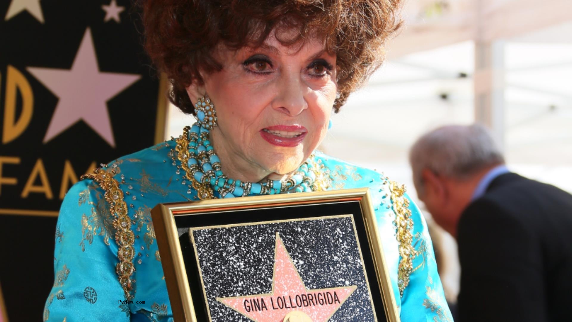 Gina Lollobrigida, Italian Bombshell Movie Star, Dies at 95