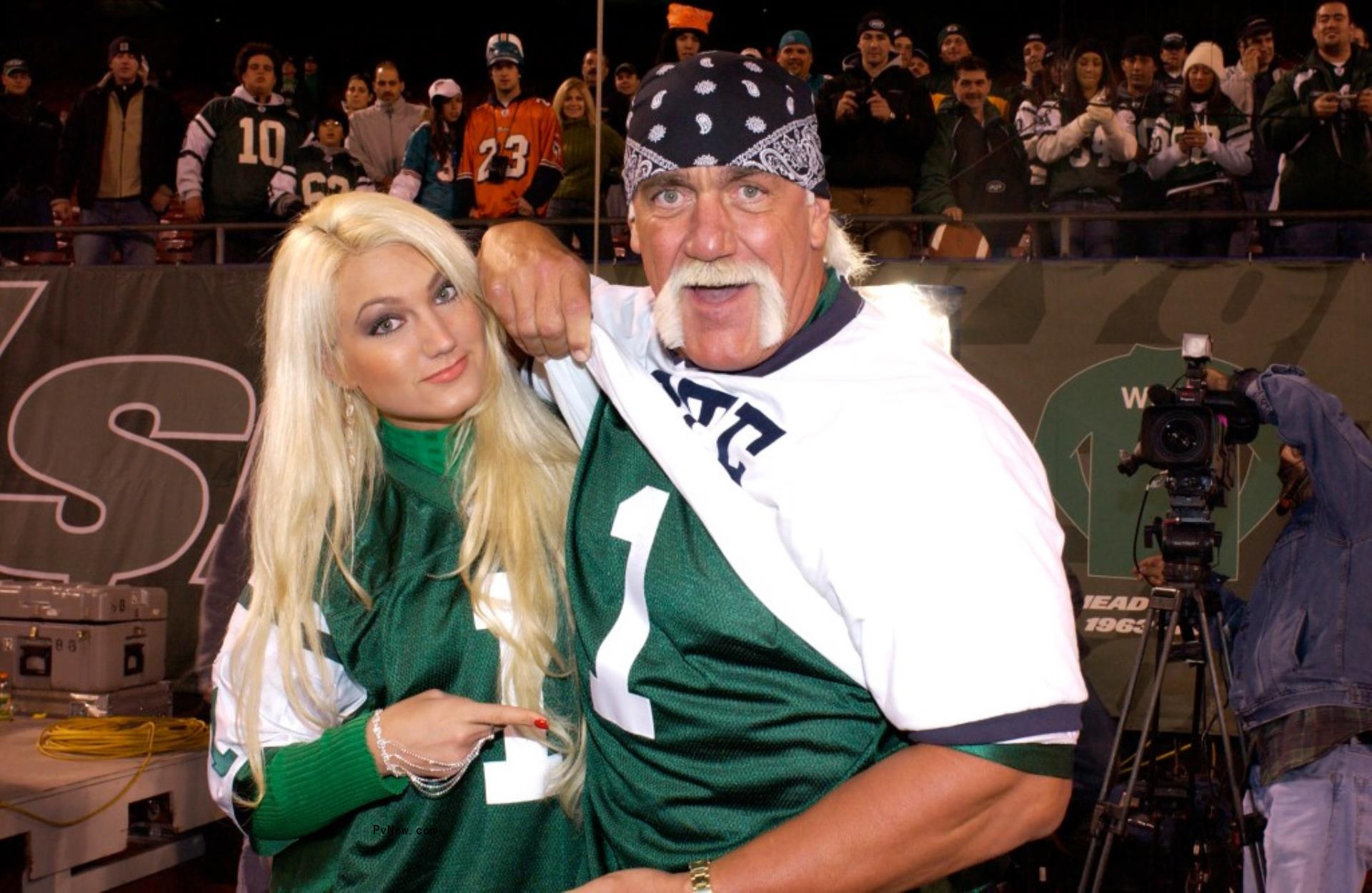 Brooke Hogan and Hulk Hogan.