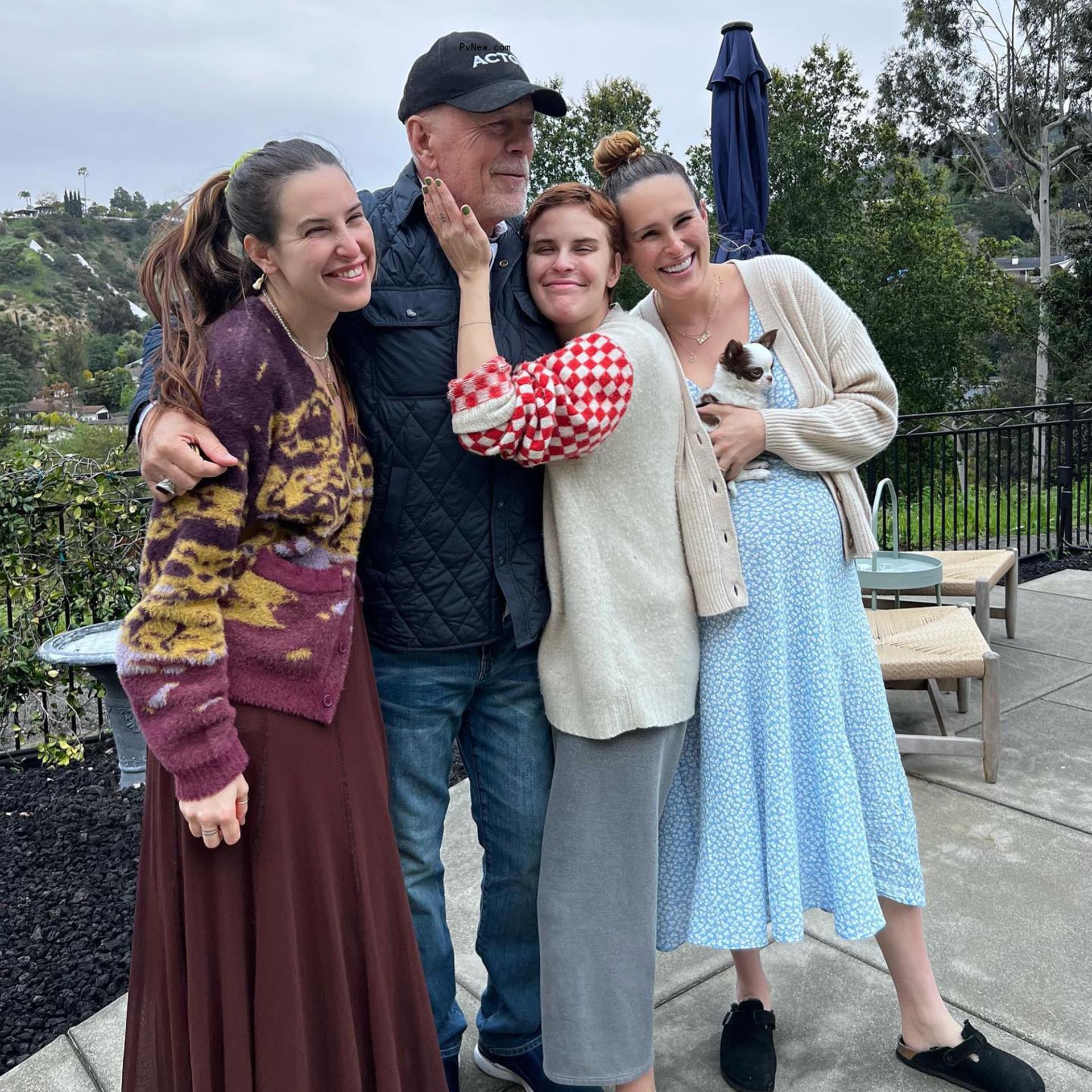 Bruce Willis, Scout Willis, Tallulah Willis and Rumer Willis