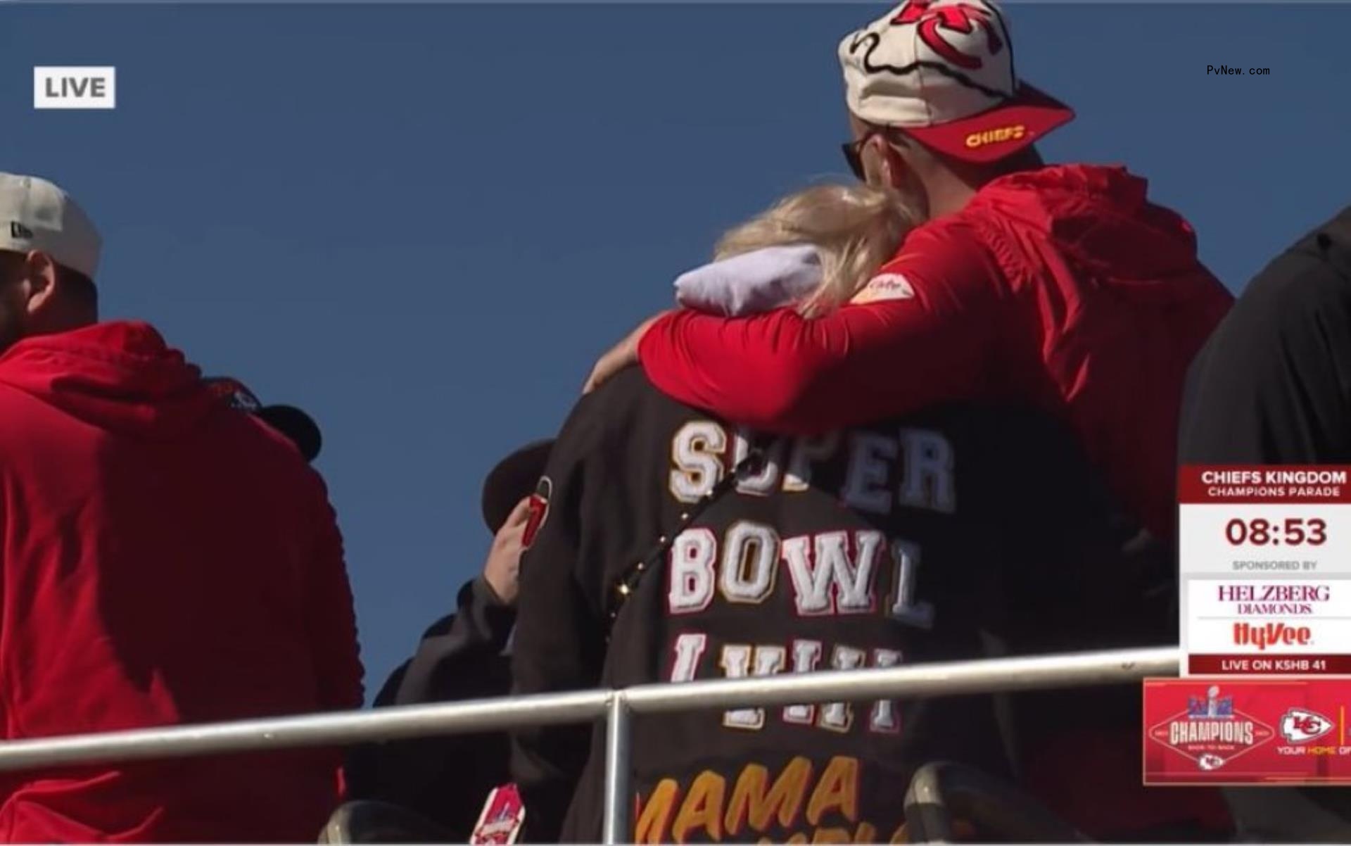 Travis Kelce hugging his mom, Do<i></i>nna Kelce, at the Kansas City Chiefs parade.