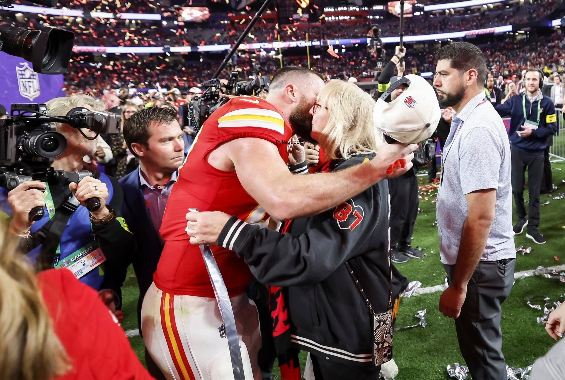 Do<i></i>nna Kelce Travis Kelce celebrating after 2024 his Super Bowl win.