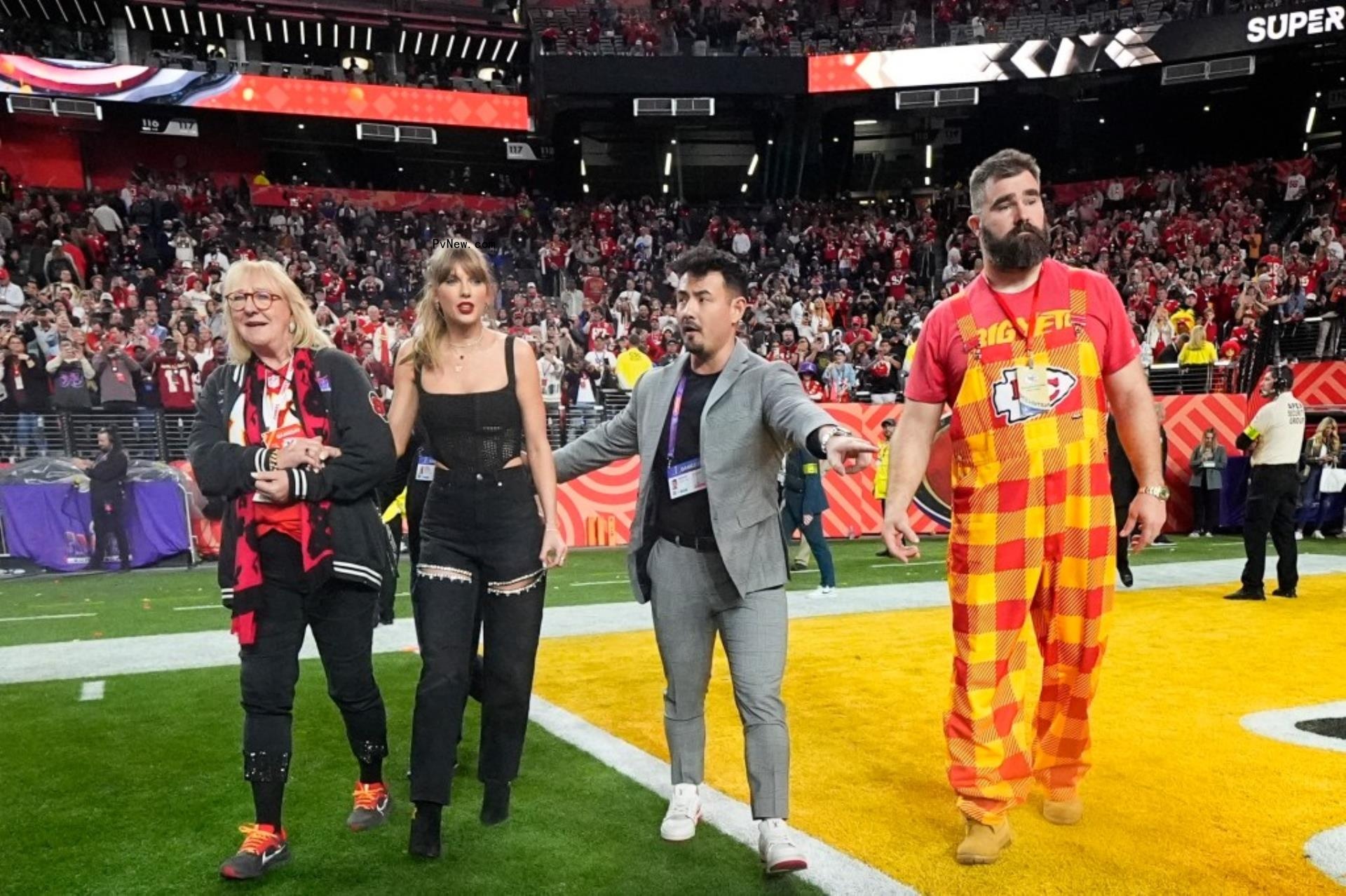Do<i></i>nna Kelce, Taylor Swift, Jason Kelce