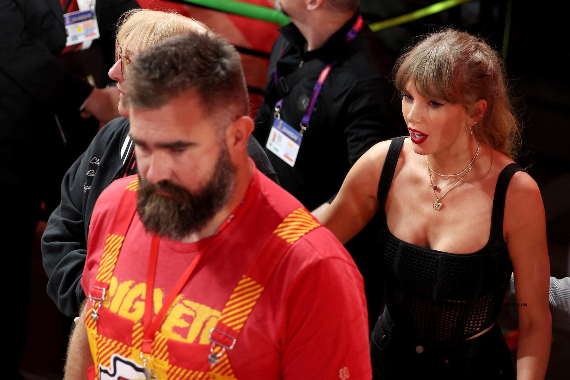 Jason Kelce and Taylor Swift walking together