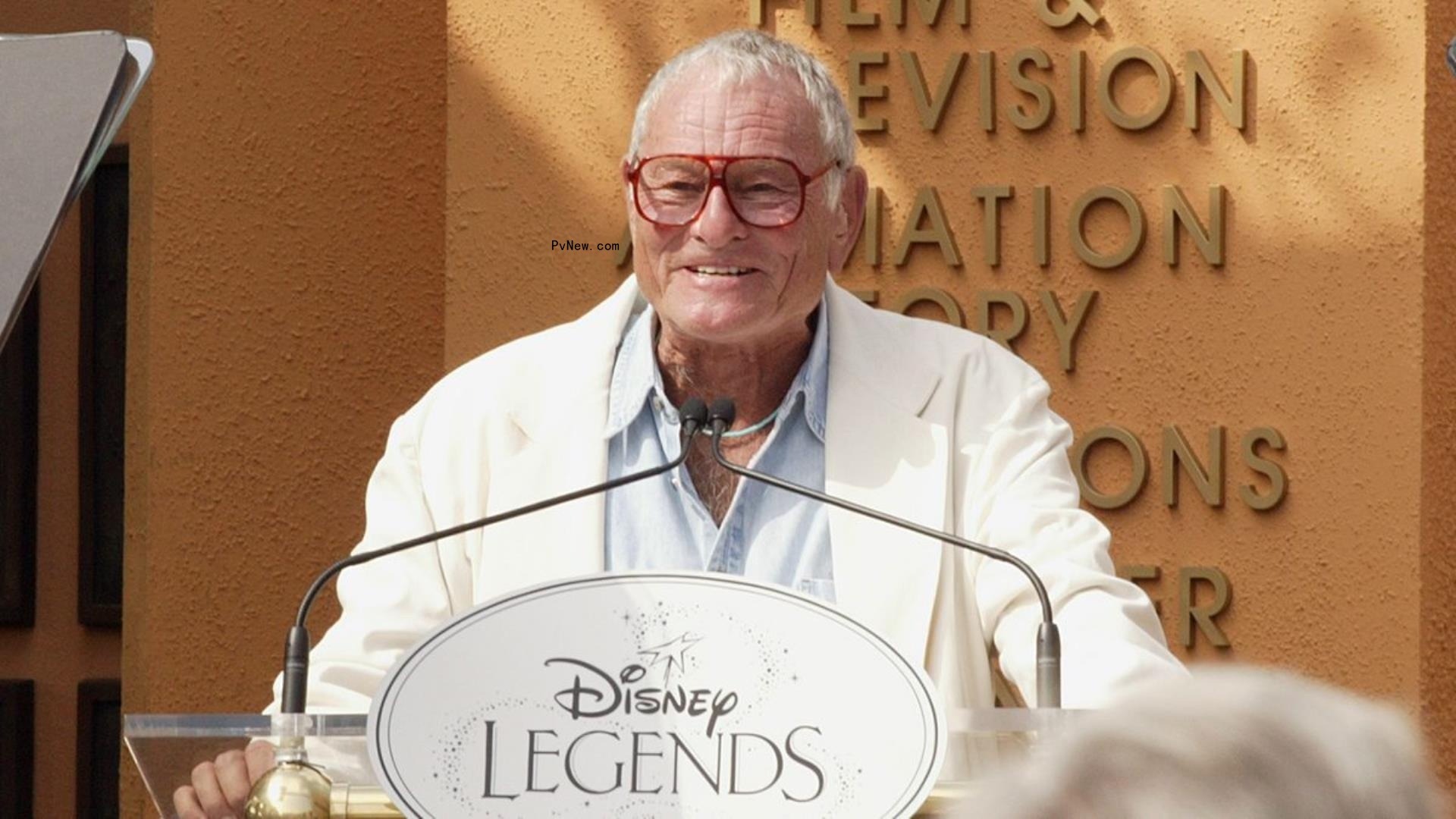 Rolly Crump, Animator Who Helped Create Early Look of Disneyland, Dies at 93