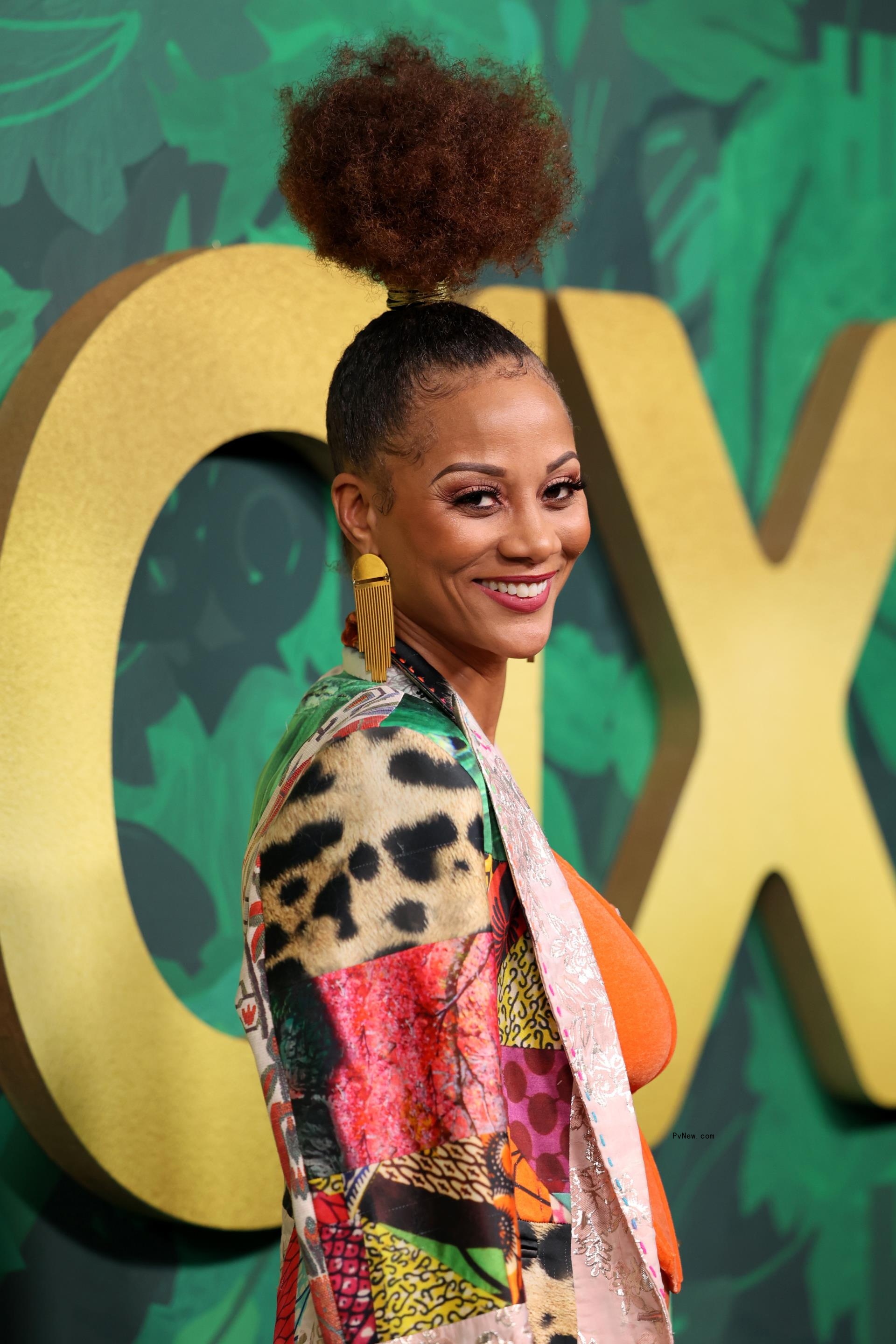 Nika King posing on a red carpet