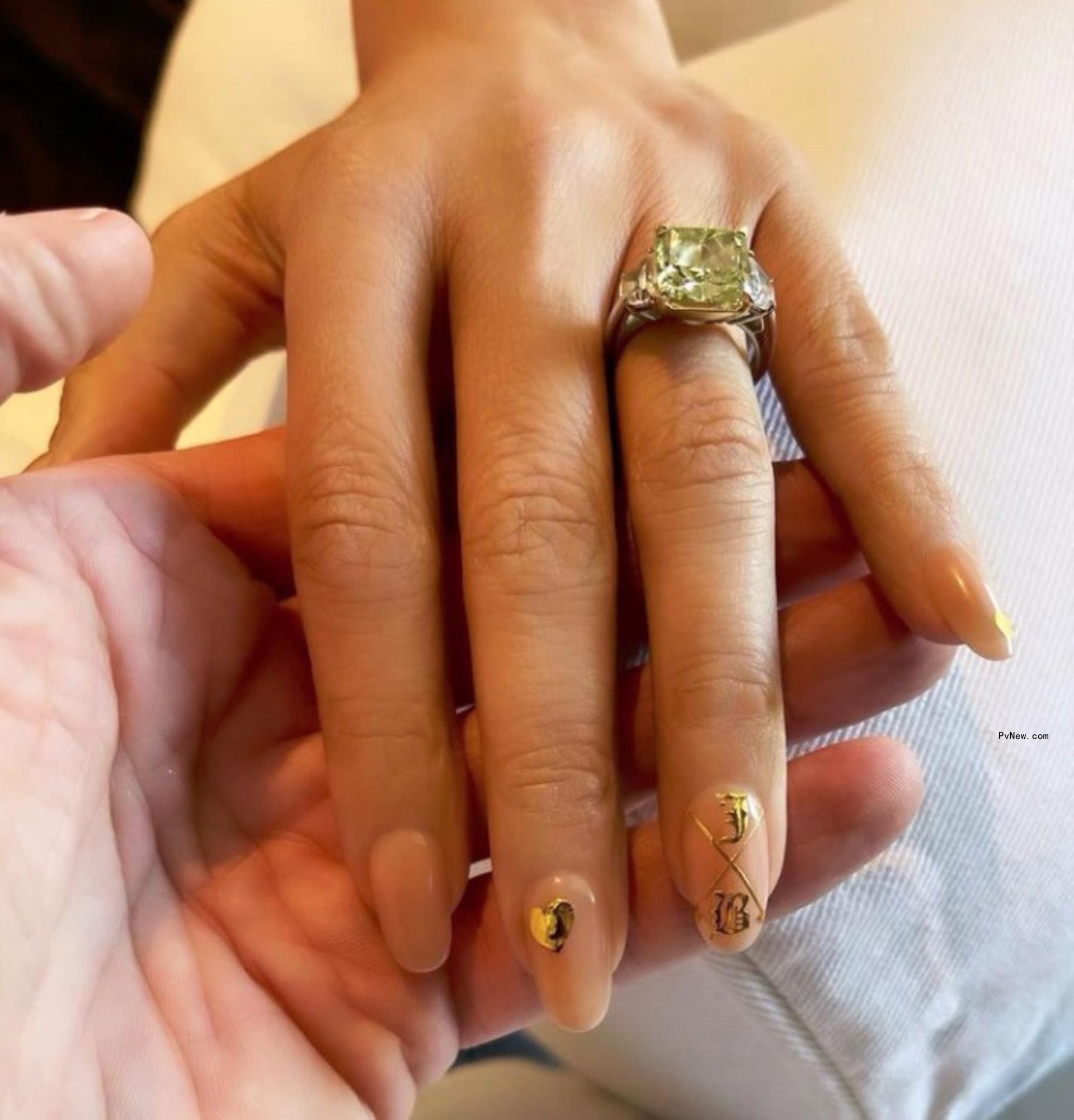 Jennifer Lopez ring