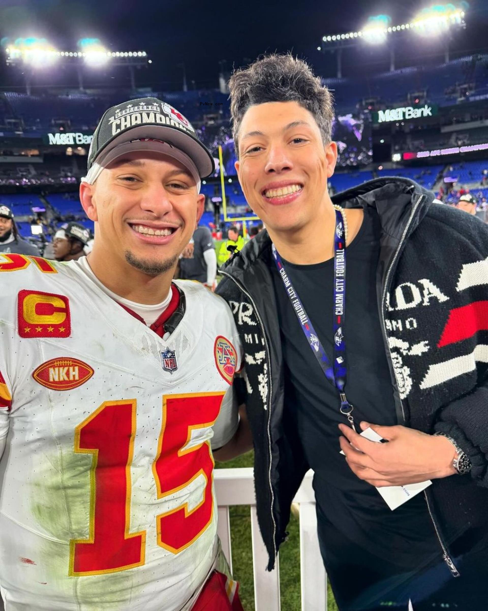 Patrick Mahomes and Jackson Mahomes posing together
