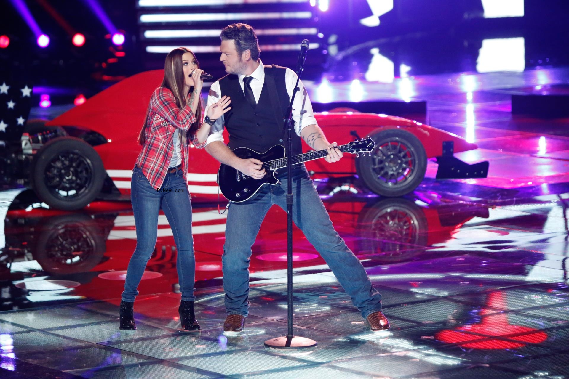 Cassadee Pope, Blake Shelton singing on 
