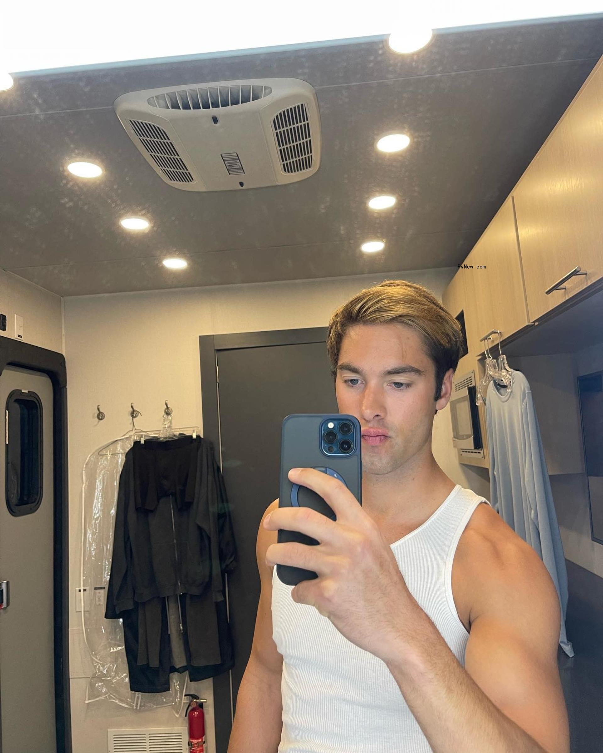 A mirror selfie of Austin North.