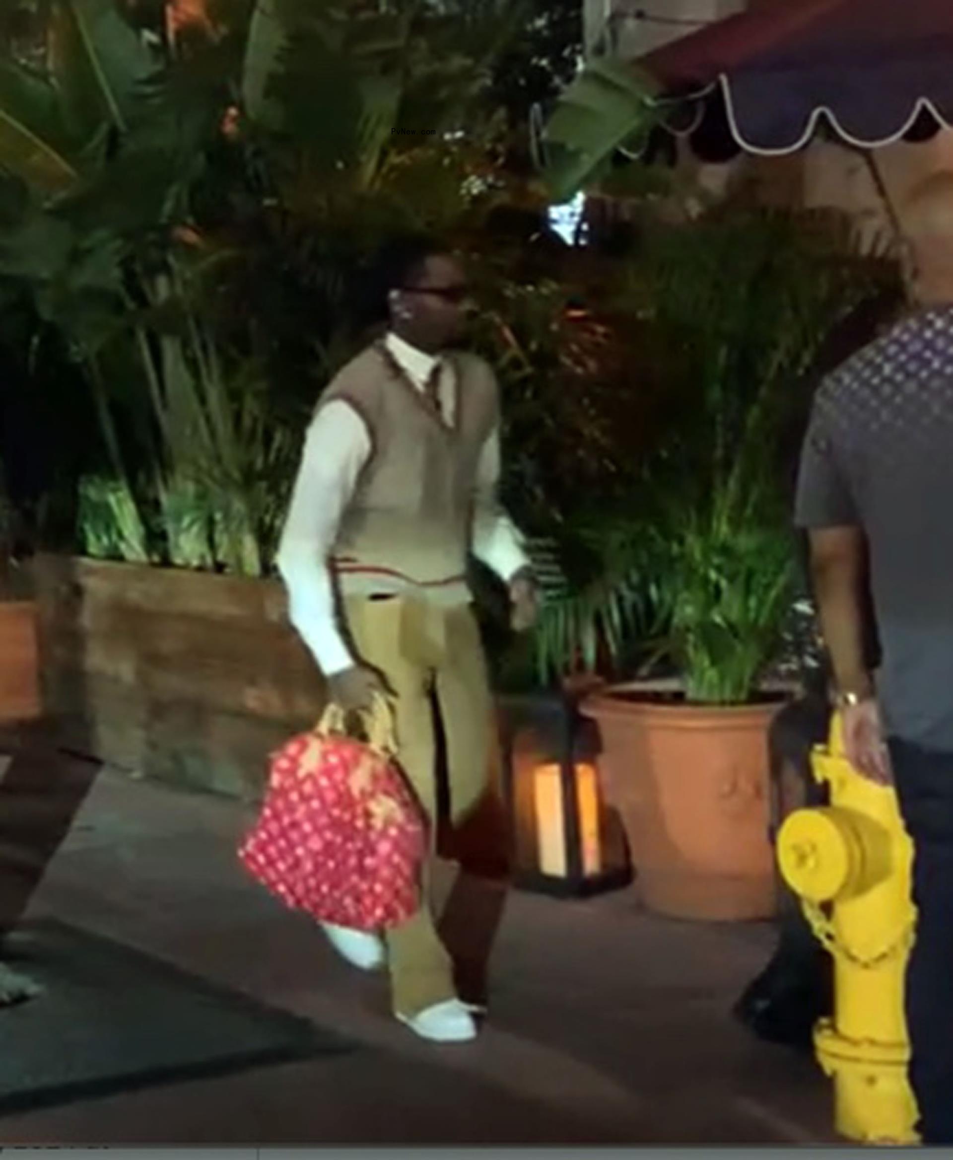 Offset arriving at Carbone.