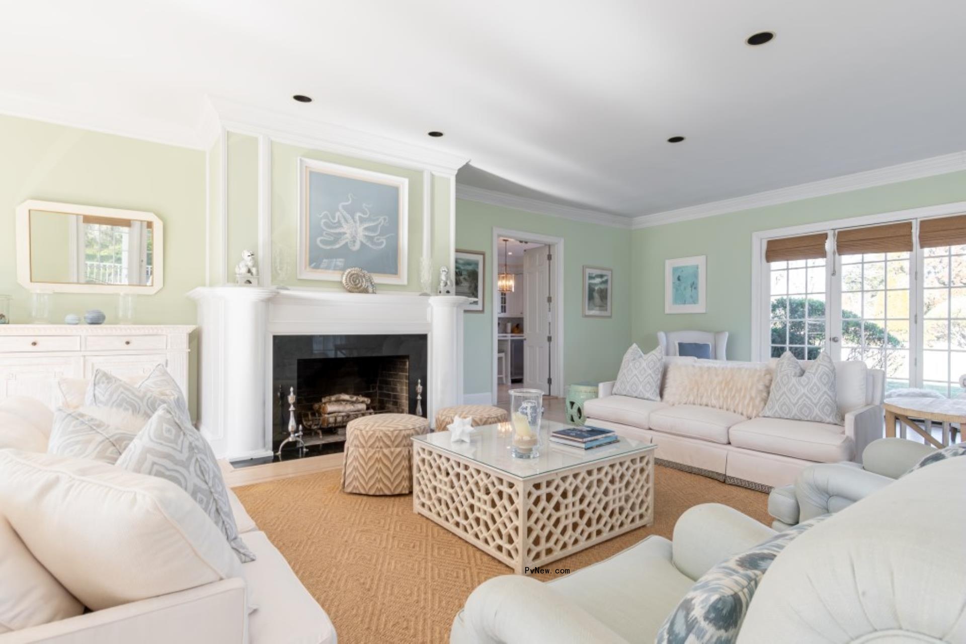 Kathy Hilton's Hamptons home.