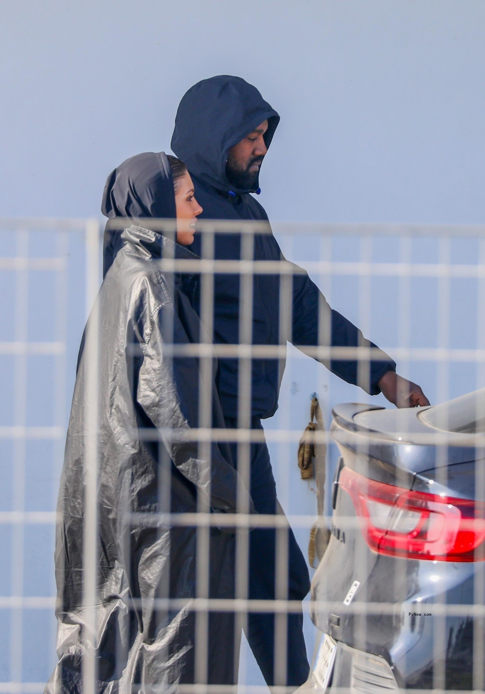 Bianca Censori and Kanye West walking together