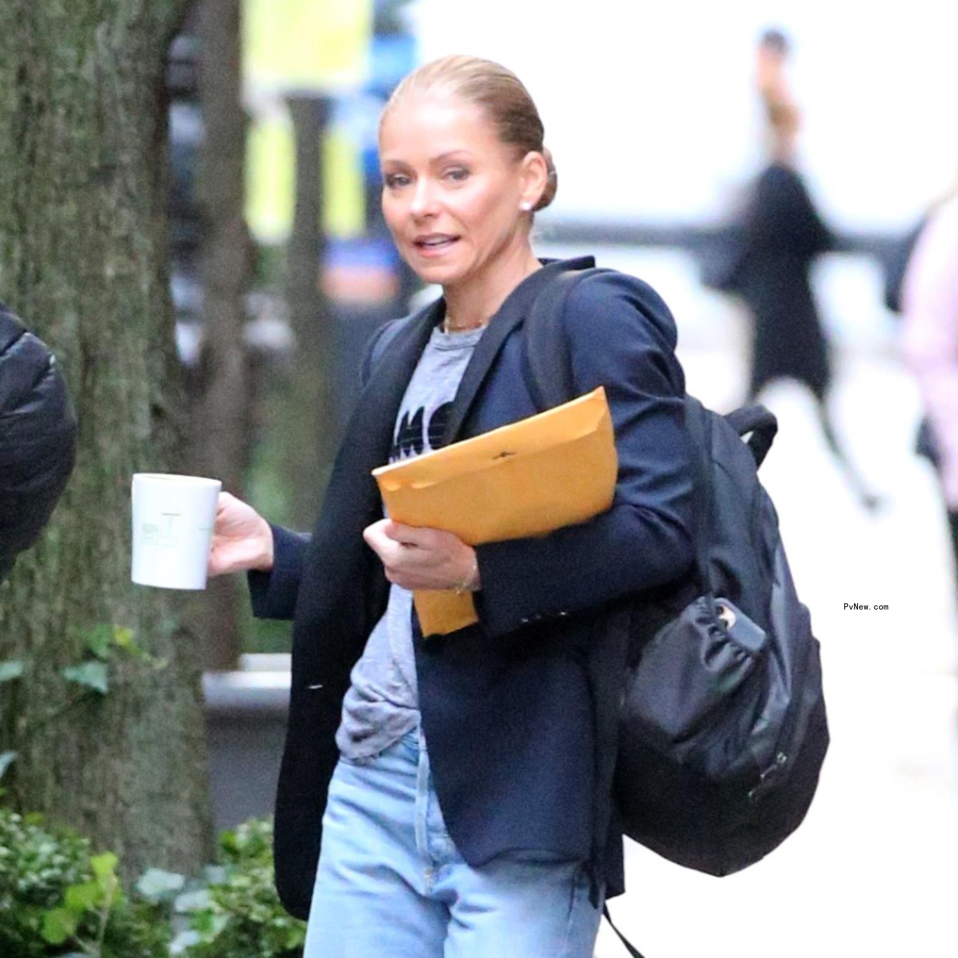 Kelly Ripa. 