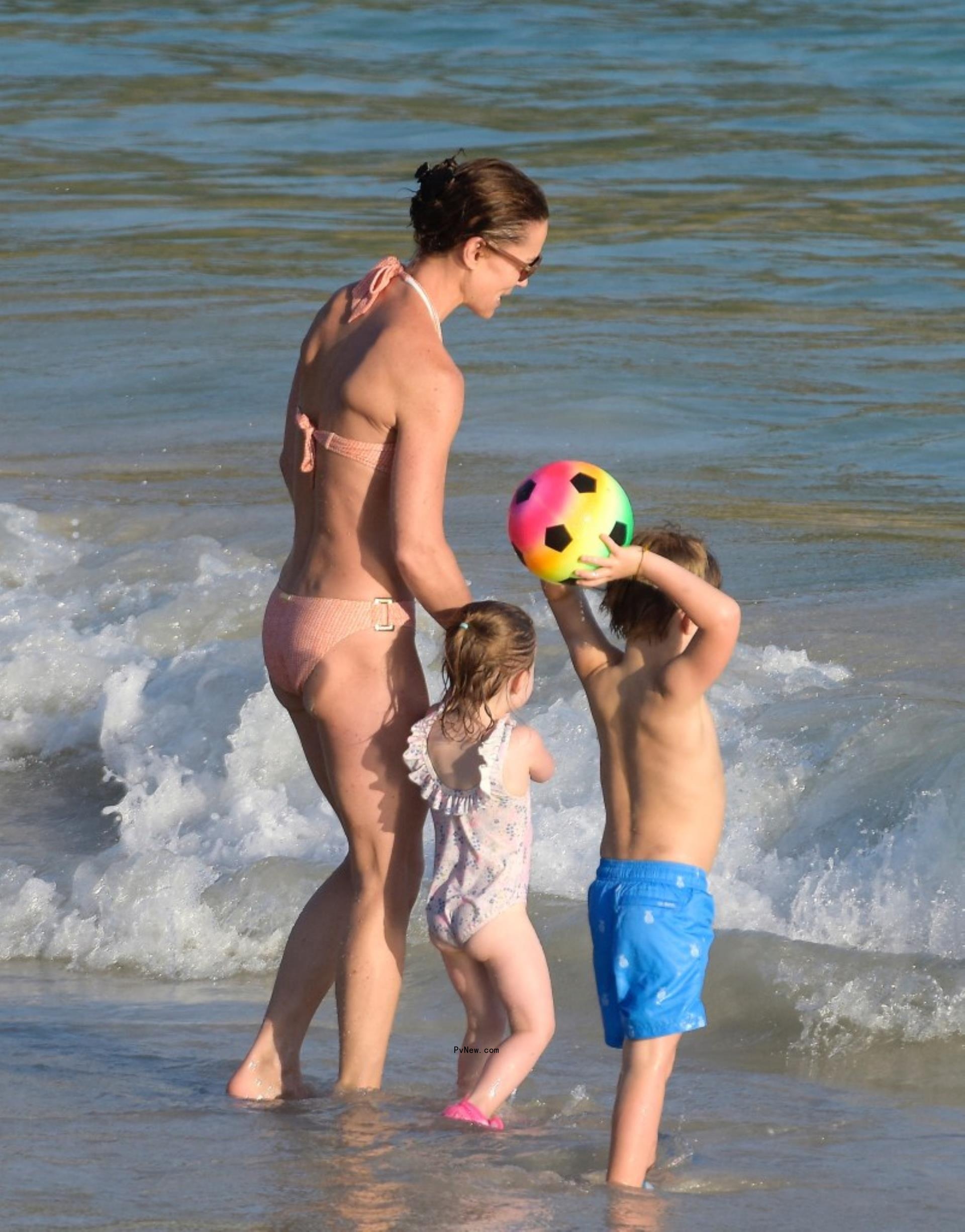 Pippa Middleton and James Matthews with their kids. 