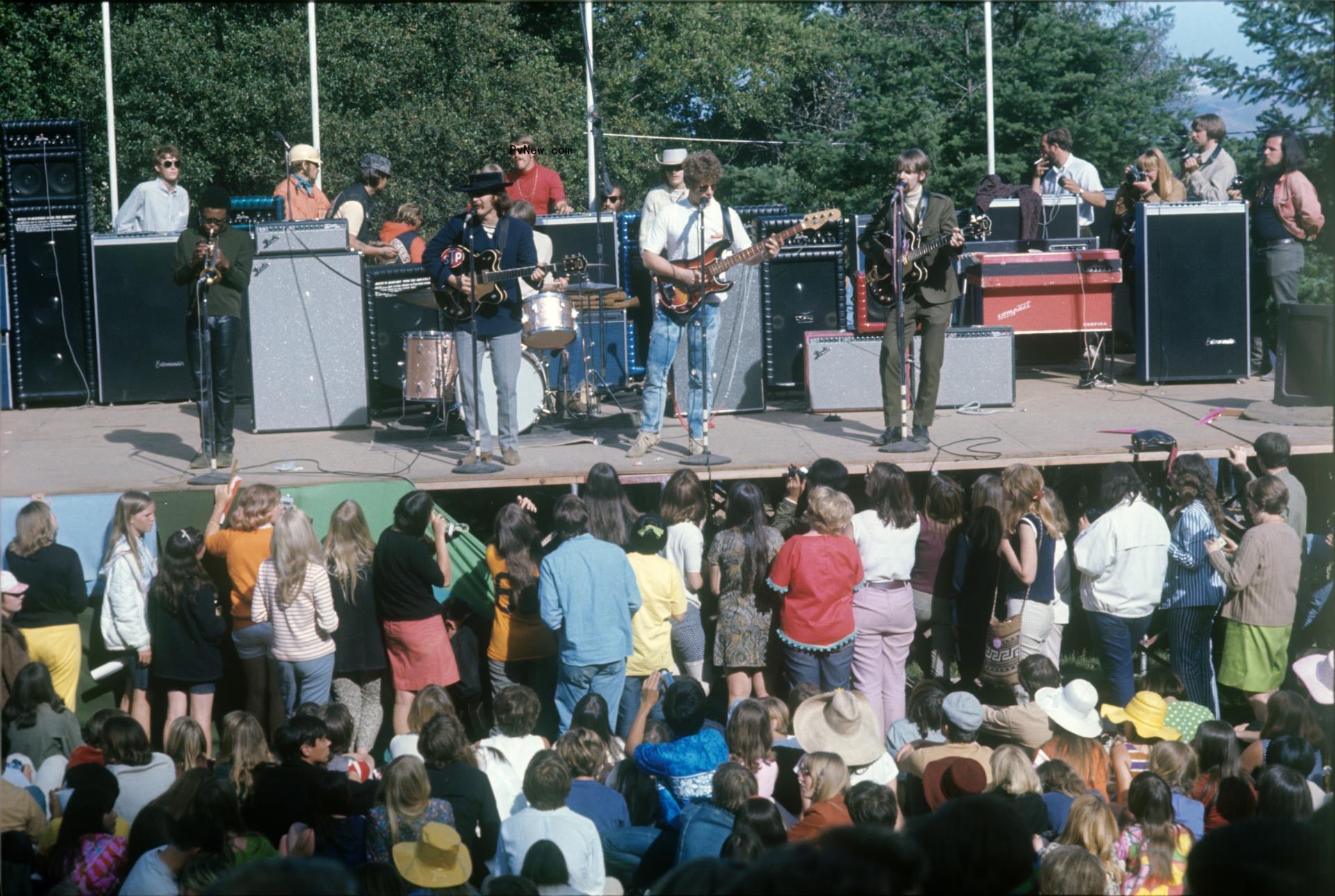 The Byrds Look Through Their Back Pages in Stunning New Photo Book