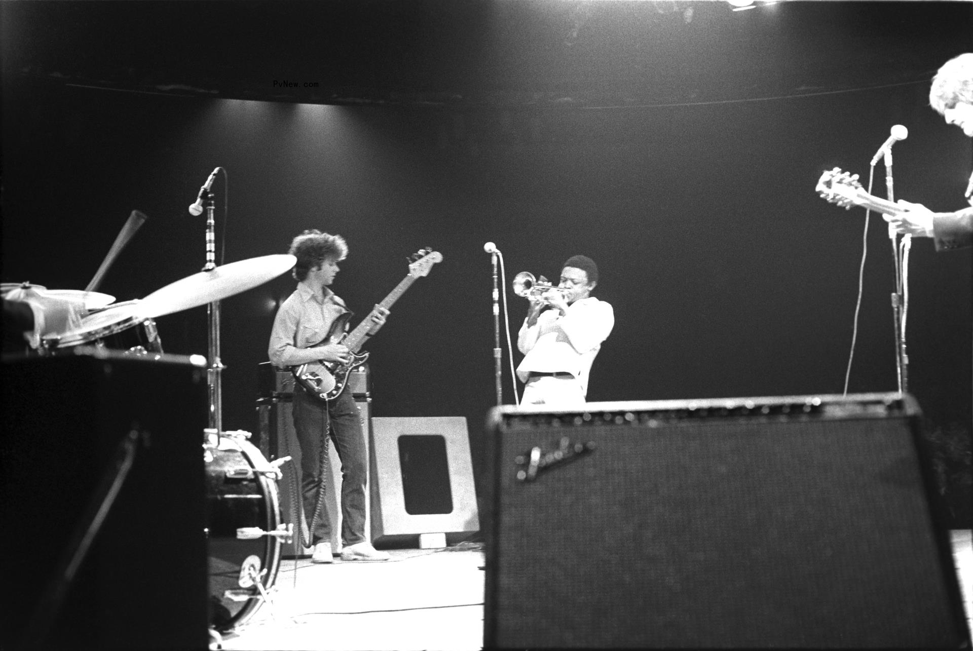 The Byrds Look Through Their Back Pages in Stunning New Photo Book